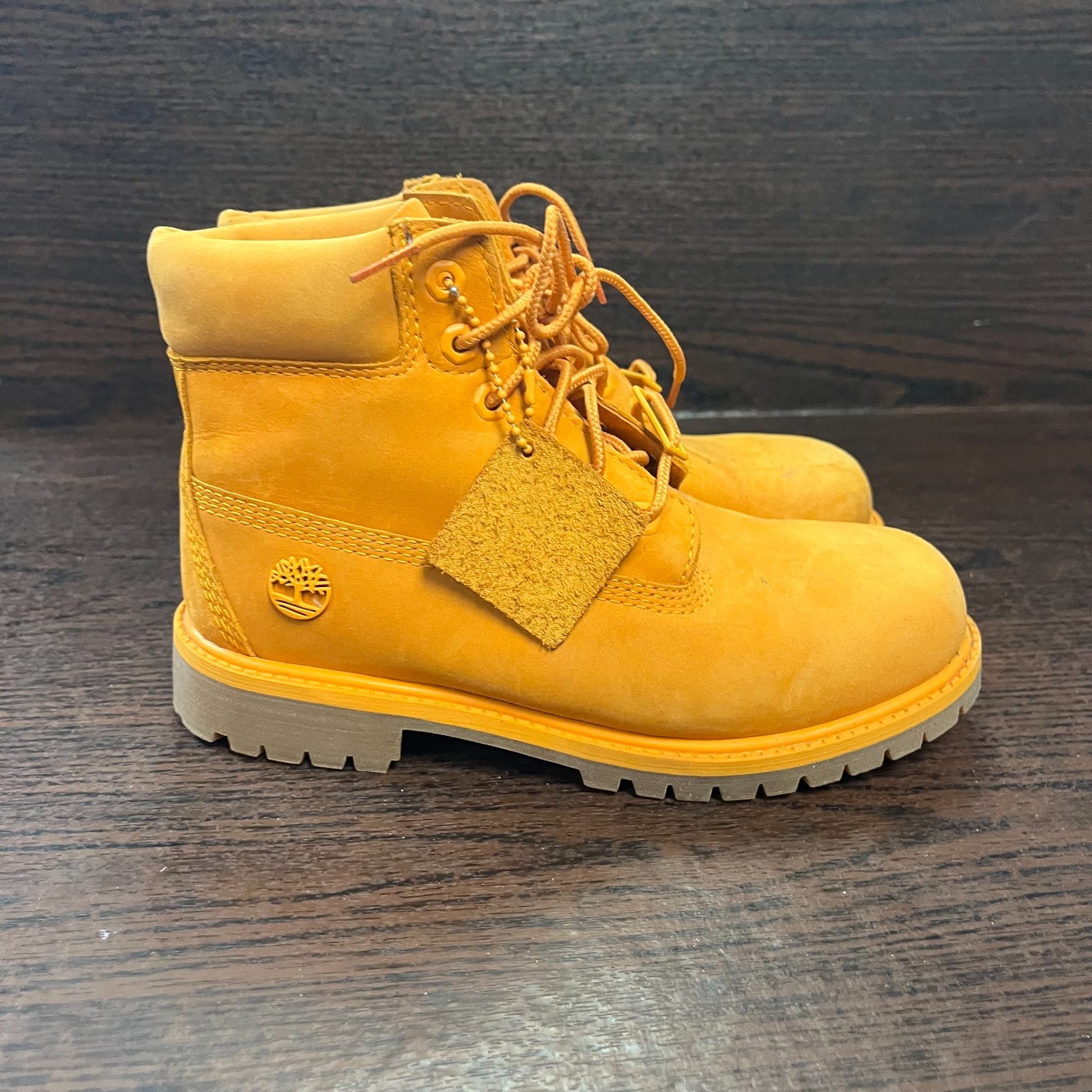 Timberland Boys Premium Waterproof Boot Size 3 Wheat Yellow Classic 6 Inch Kids