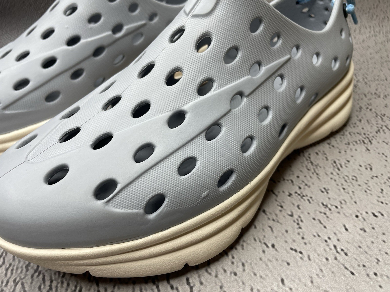 Kane Revive Shoes Stone Cream Gray Vented Rubber Sneakers Size US M 6 W 8