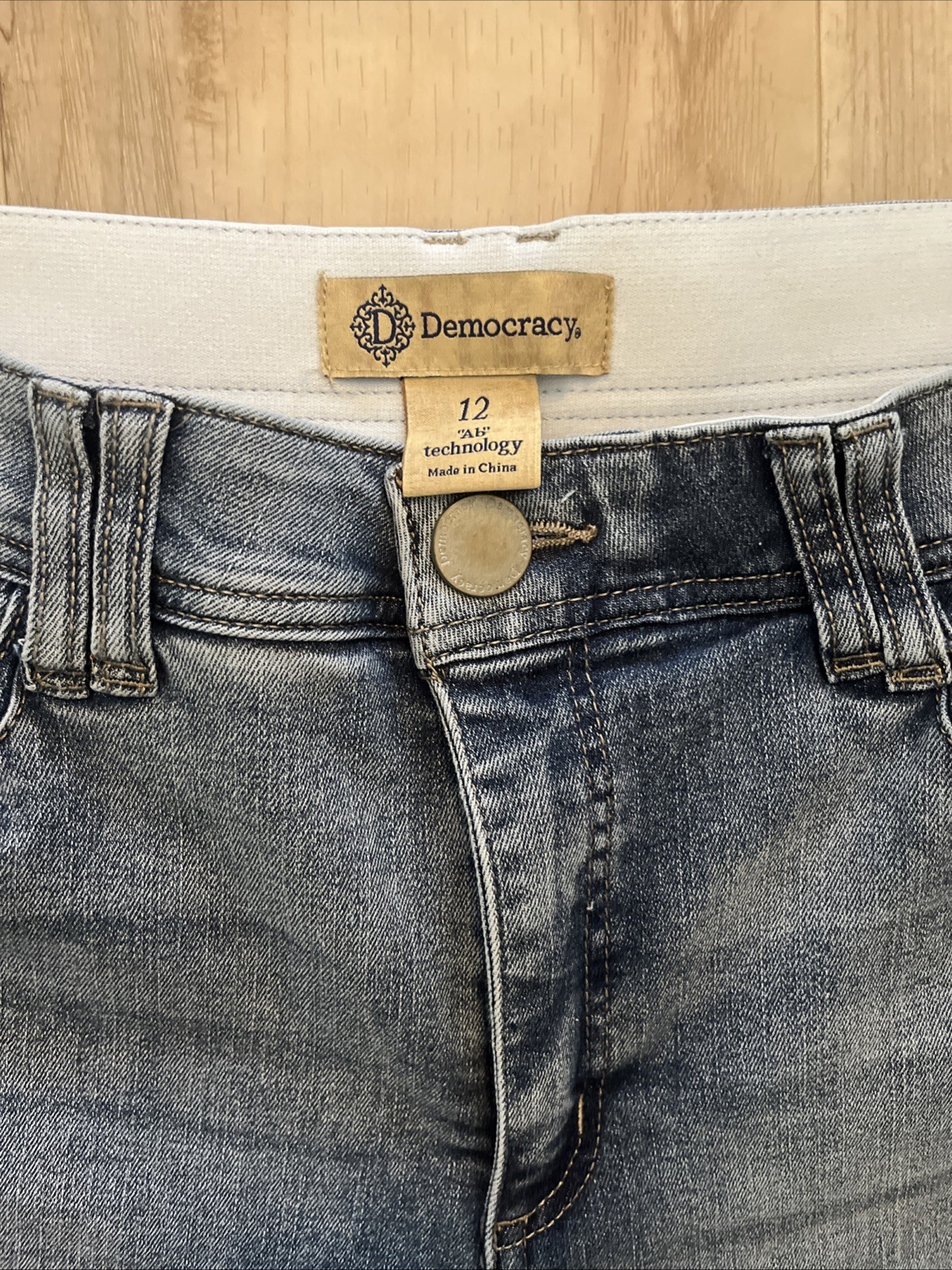 Women’s Democracy Boot Cut AB Technology Slightly Distressed Jeans Size 12