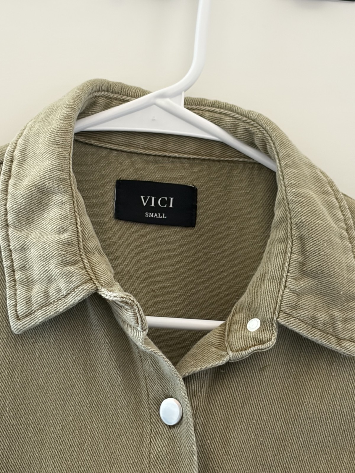 VICI Women’s Small Olive Green Leopard Print Oversized Shacket Button Shirt Jack