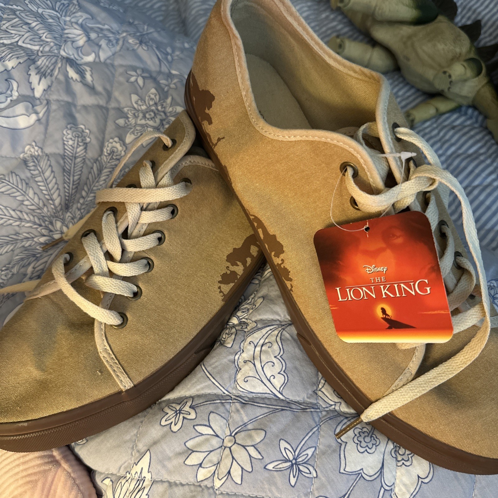 Lion King Animal Parade Shoes – Men’s 11 – New W Tag