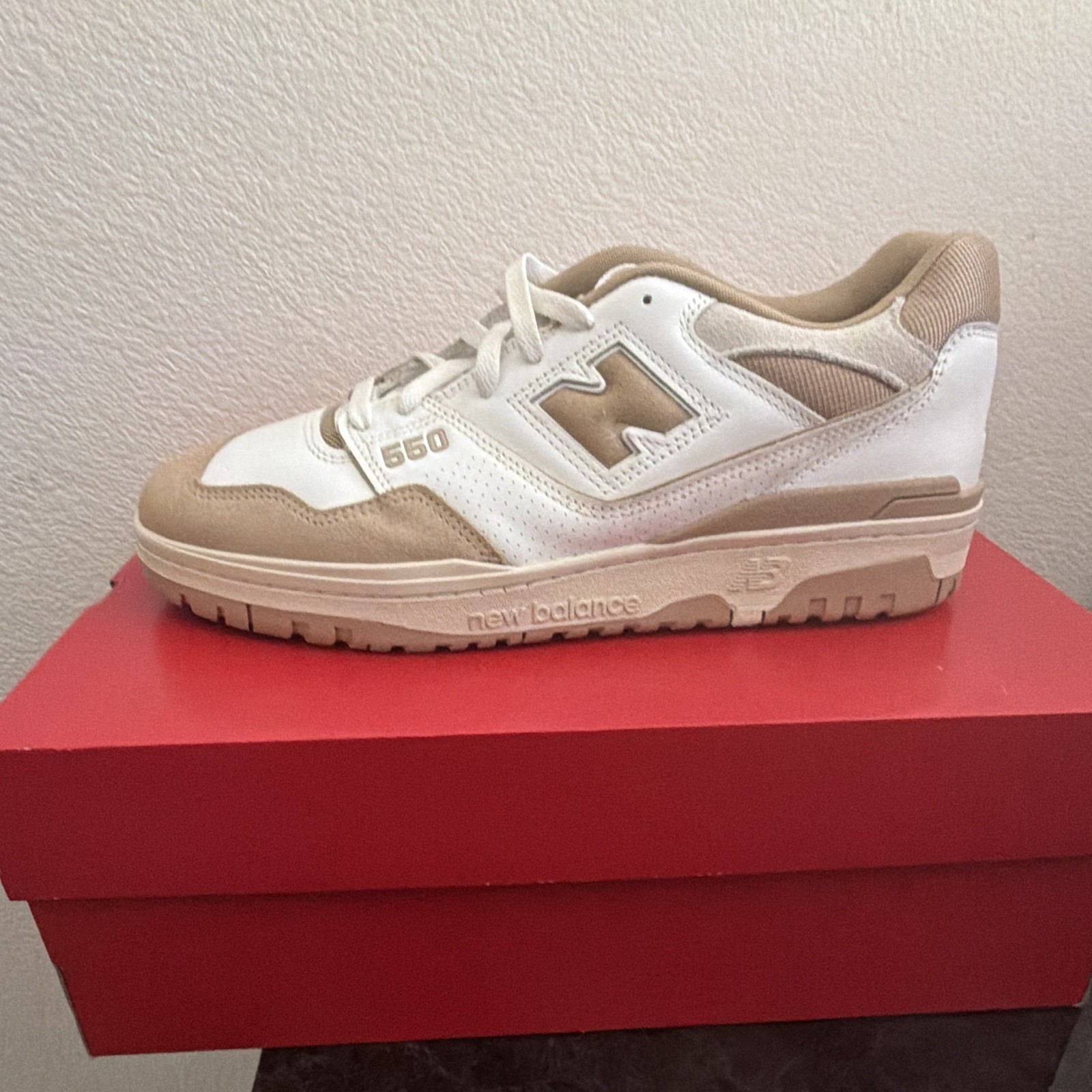 New Balance 550 White/Beige Colorblock Men’s Low Top Lace-Up Sneakers