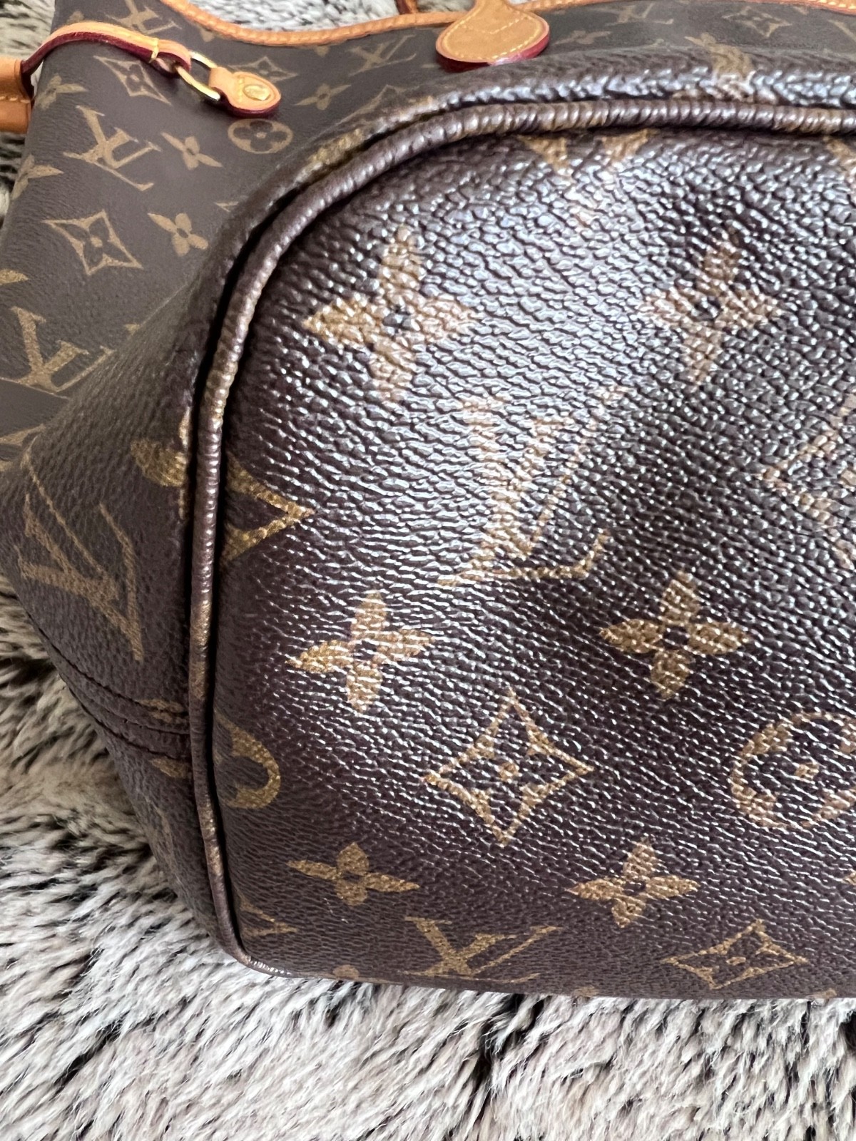 Louis Vuitton Neverfull Tote (M41177) MM Brown/Cerise Red Canvas Monogram