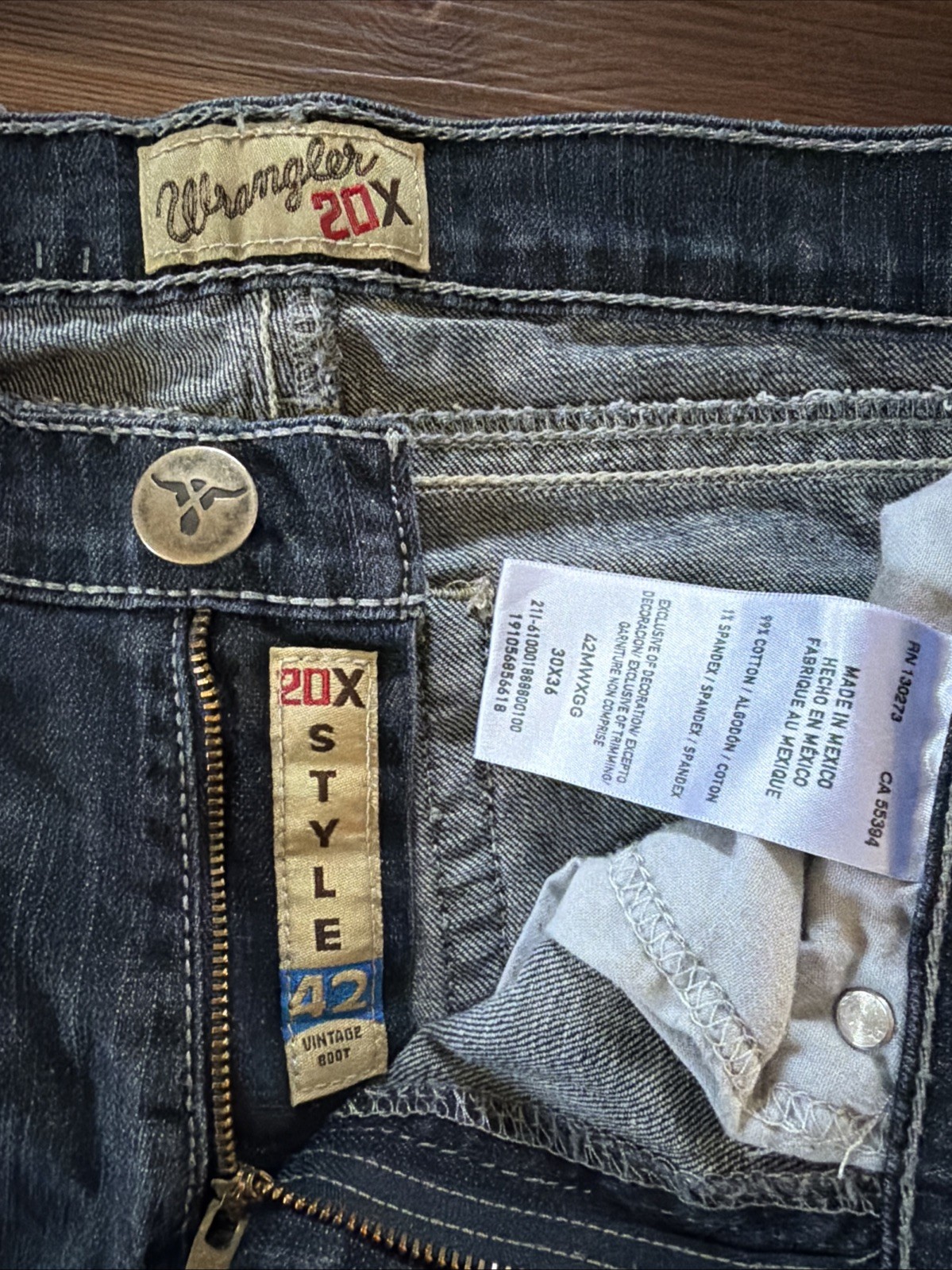 Wrangler 20x No 42 Men’s Bootcut Medium-Dark Wash Jeans Size 30×36 Glasgow Color
