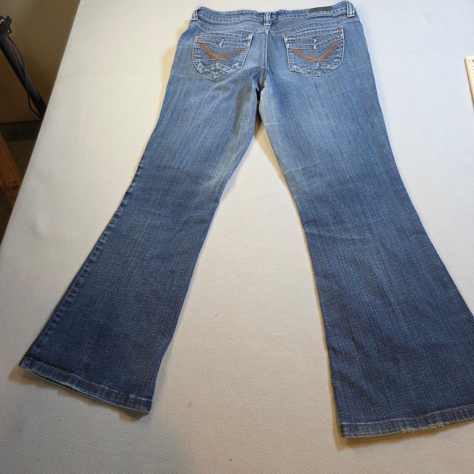 GLO Flare Jeans Womens 11 Medium Wash Blue Denim Mid Rise Retro Style 0001420