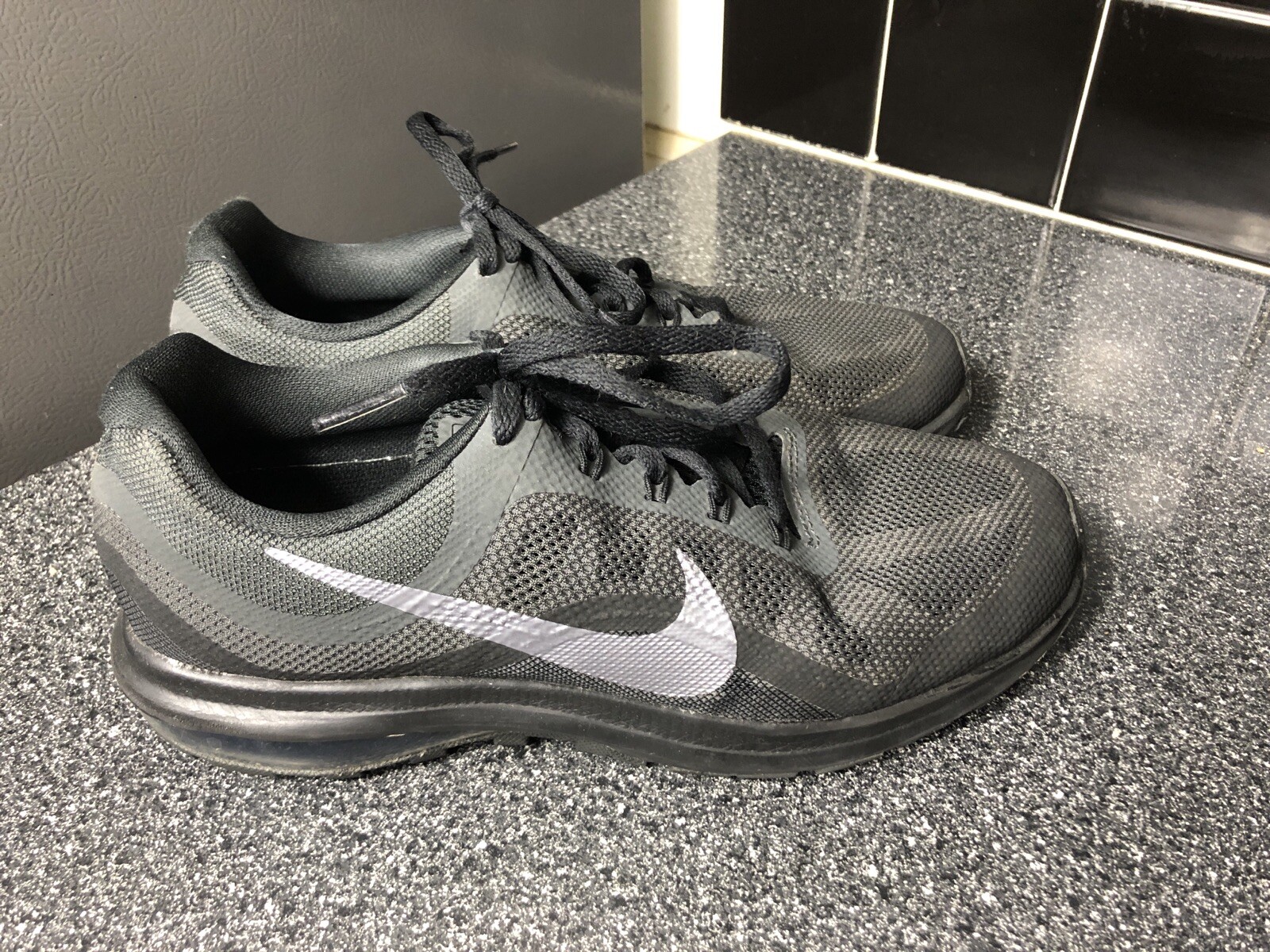 Nike Air Max Dynasty 2 – 852430-003 Anthracite/Mtlc Cool Grey Mens Size 7.5)