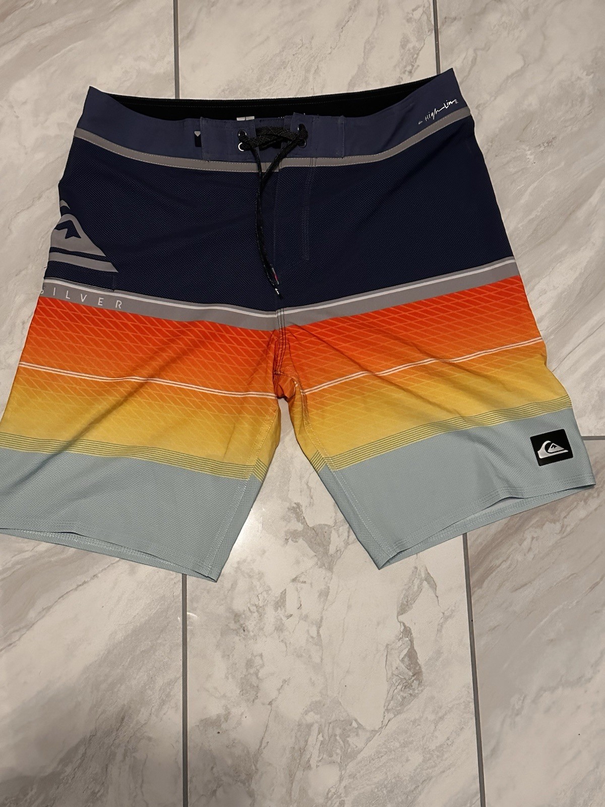 Quiksilver Highline Slab Boardshorts Men’s Waist 33 (fits like 34)