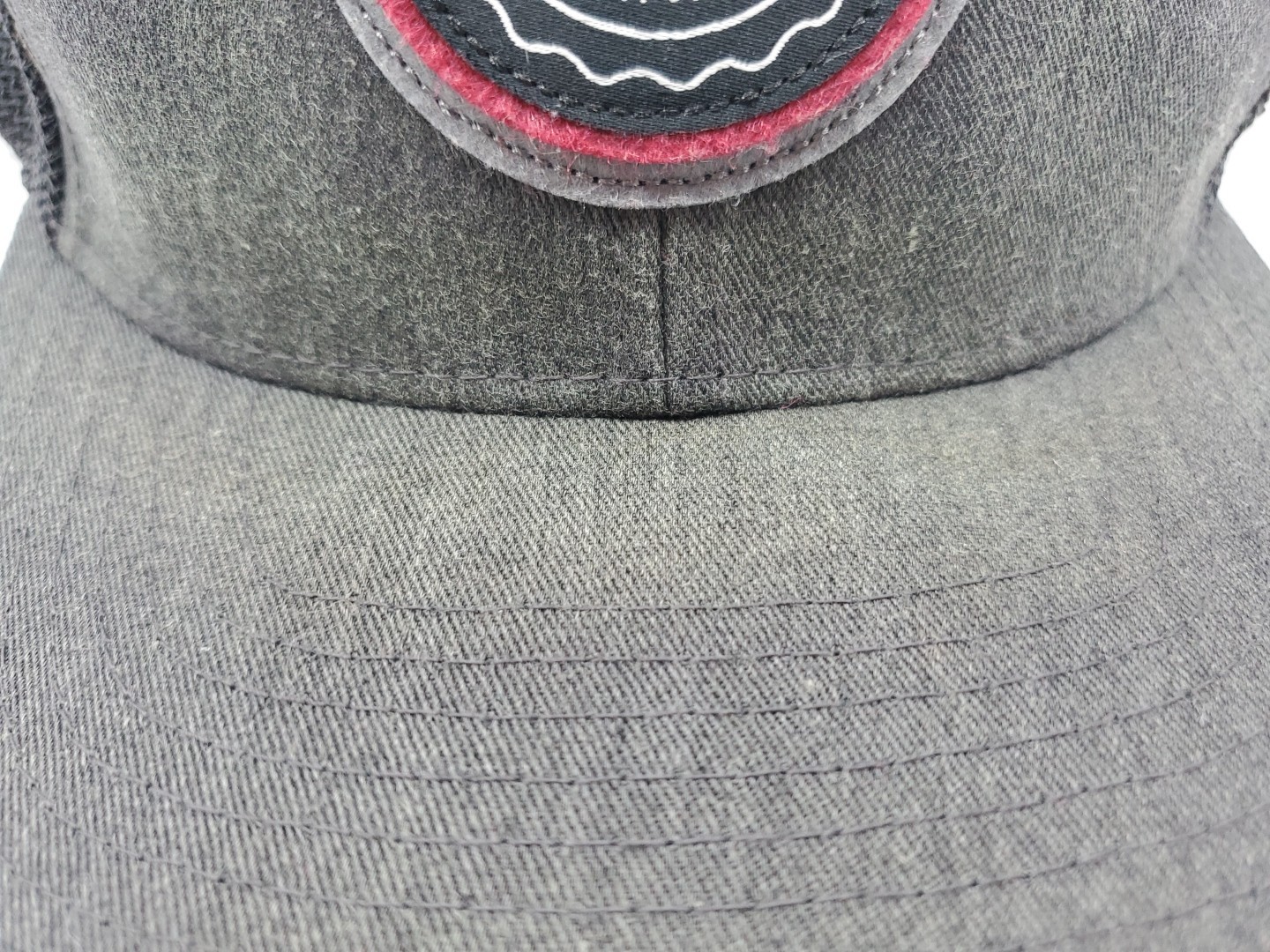 Travis Mathew Golf Hat FlexFit Tech110 Gray Trucker Mesh Snapback Cap