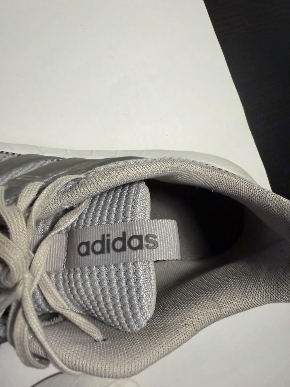 Adidas.Sneakers.Men’s.Sz.9.Gray.