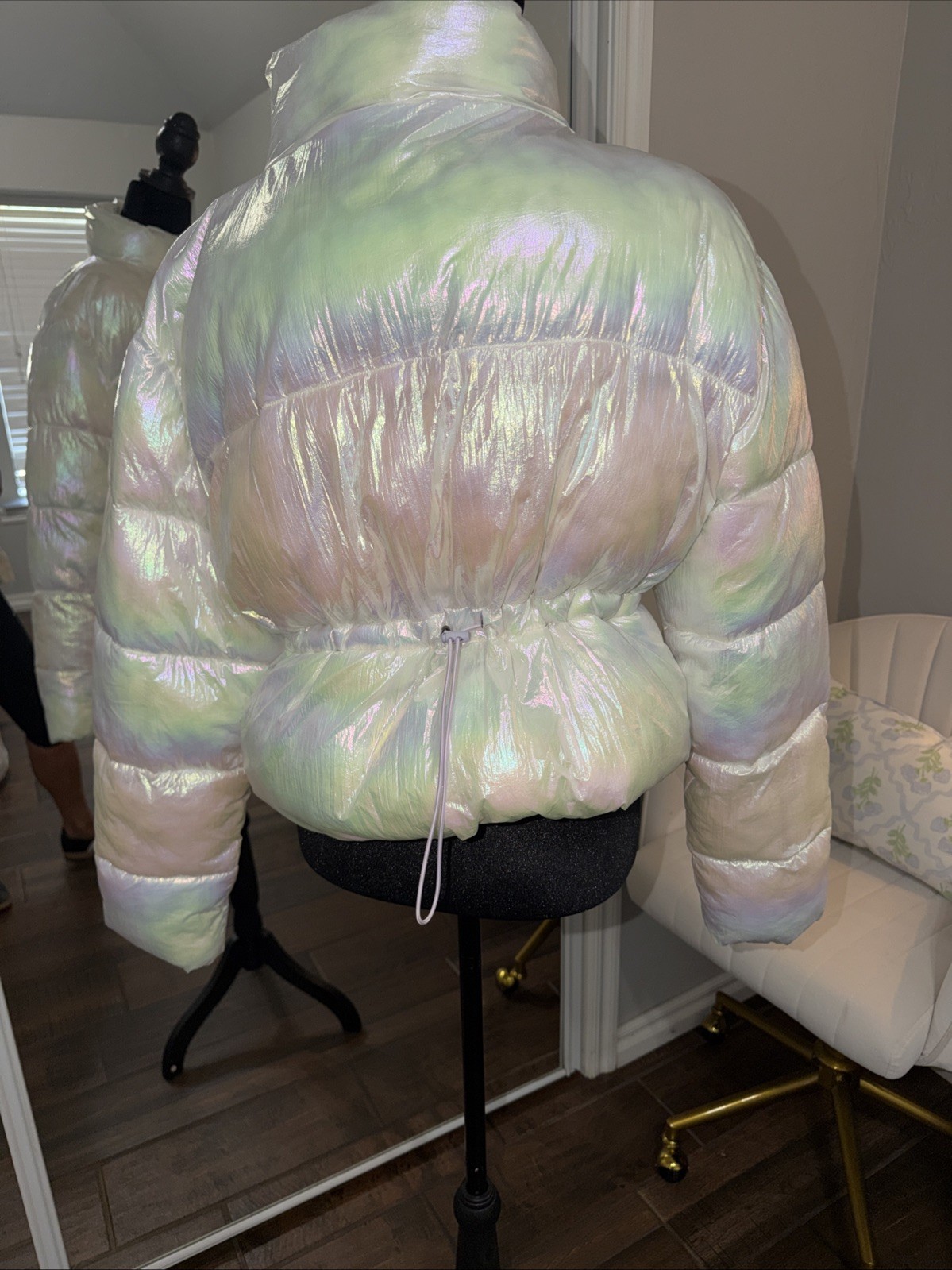 Double Zero Iridescent Zipper Up Puffer Jacket Size Medium Read