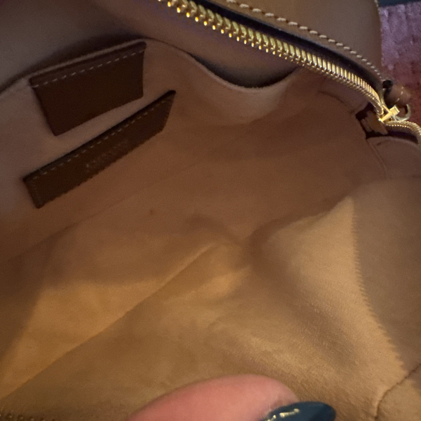 GUCCI GG Supreme Monogram Bee Embroidered Mini Chain Shoulder Bag Beige Tuscany”