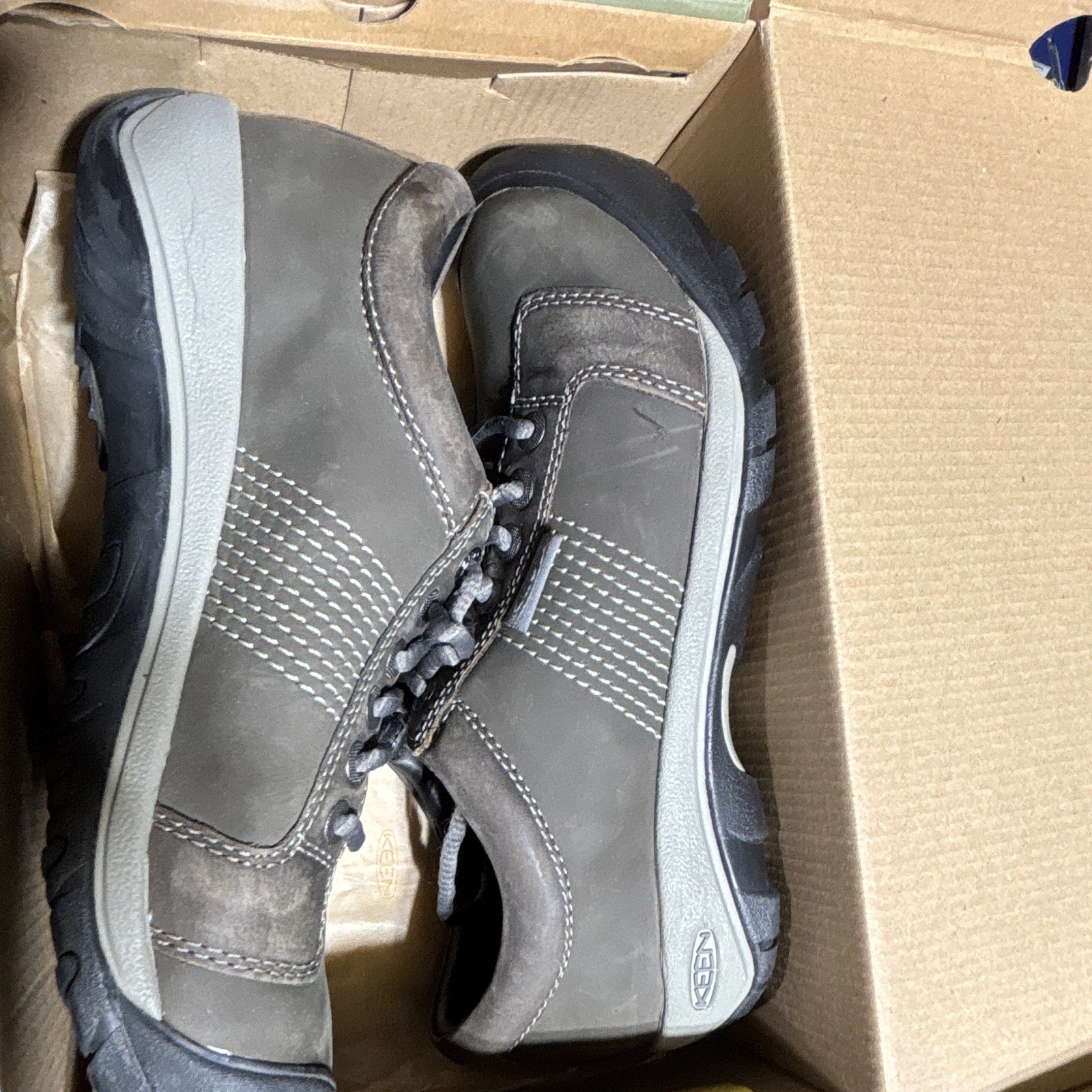 KEEN Austin Men’s Gray Bullhide Leather Lace-Up Sneakers US 9.5 MPN 1016828