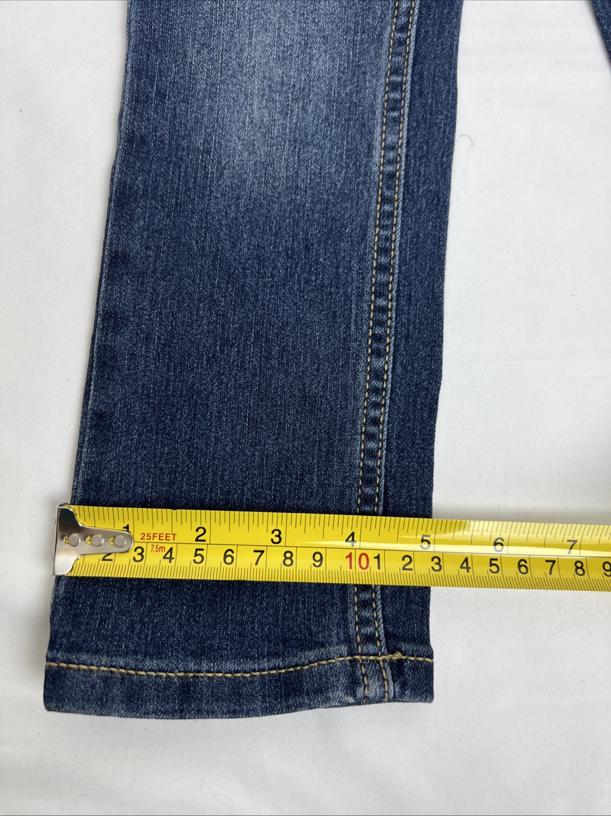 Levi’s Boys 511 Slim Fit Zip Fly & Button Closure Denim Jeans Size 4
