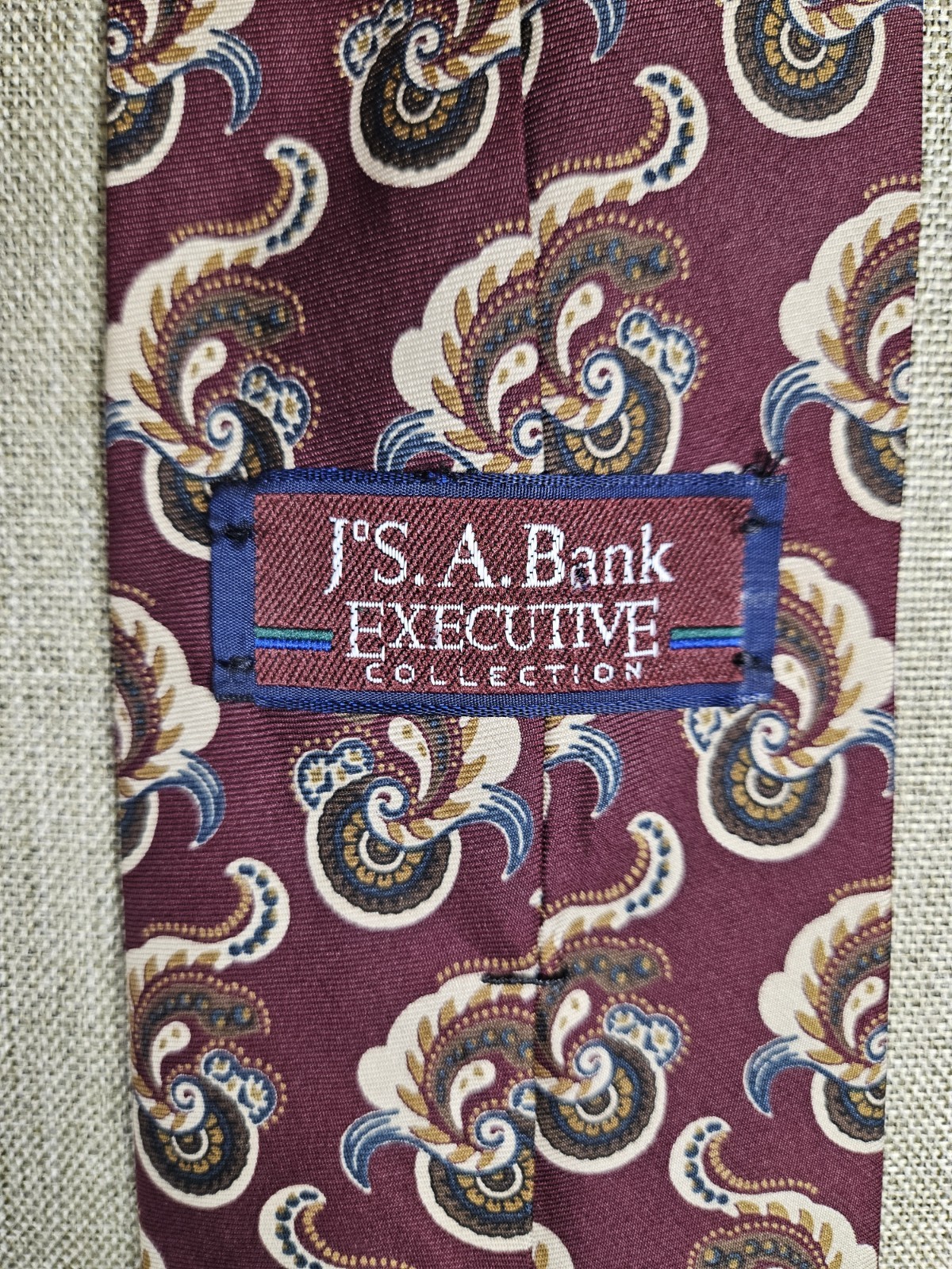 J.S.A. Bank Executive Collection Men’s Woven Silk Paisley Tie Burgundy