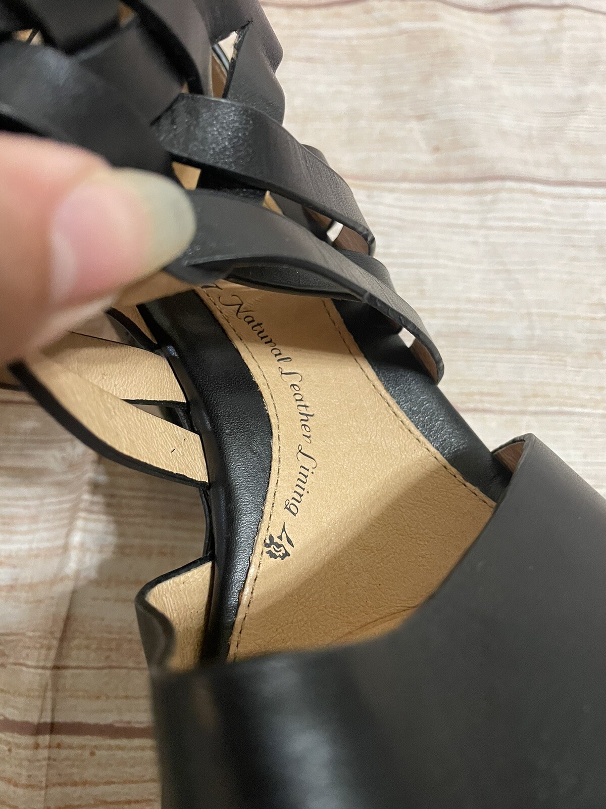 Sofft Ohanna Black Vowen Leather Heel Sandals size 11W