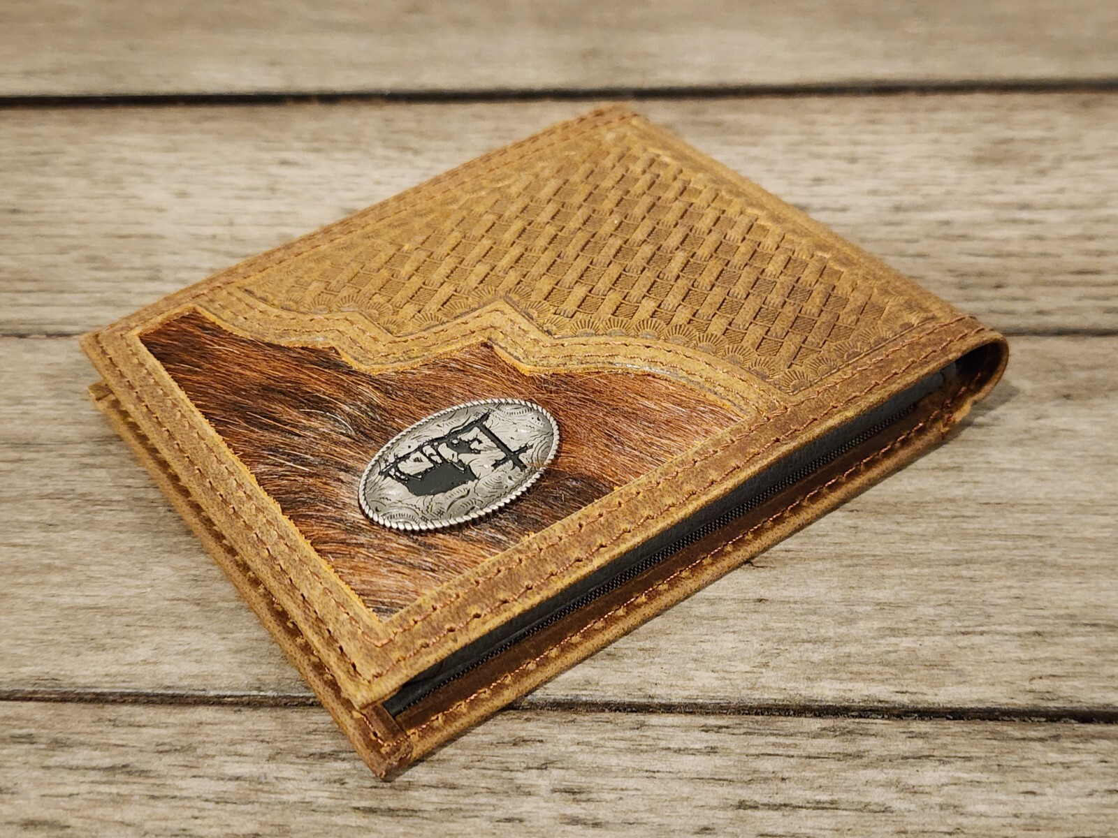 Justin Boots Men’s Praying Cowboy Leather Basketweave Horse Hair Bifold Wallet