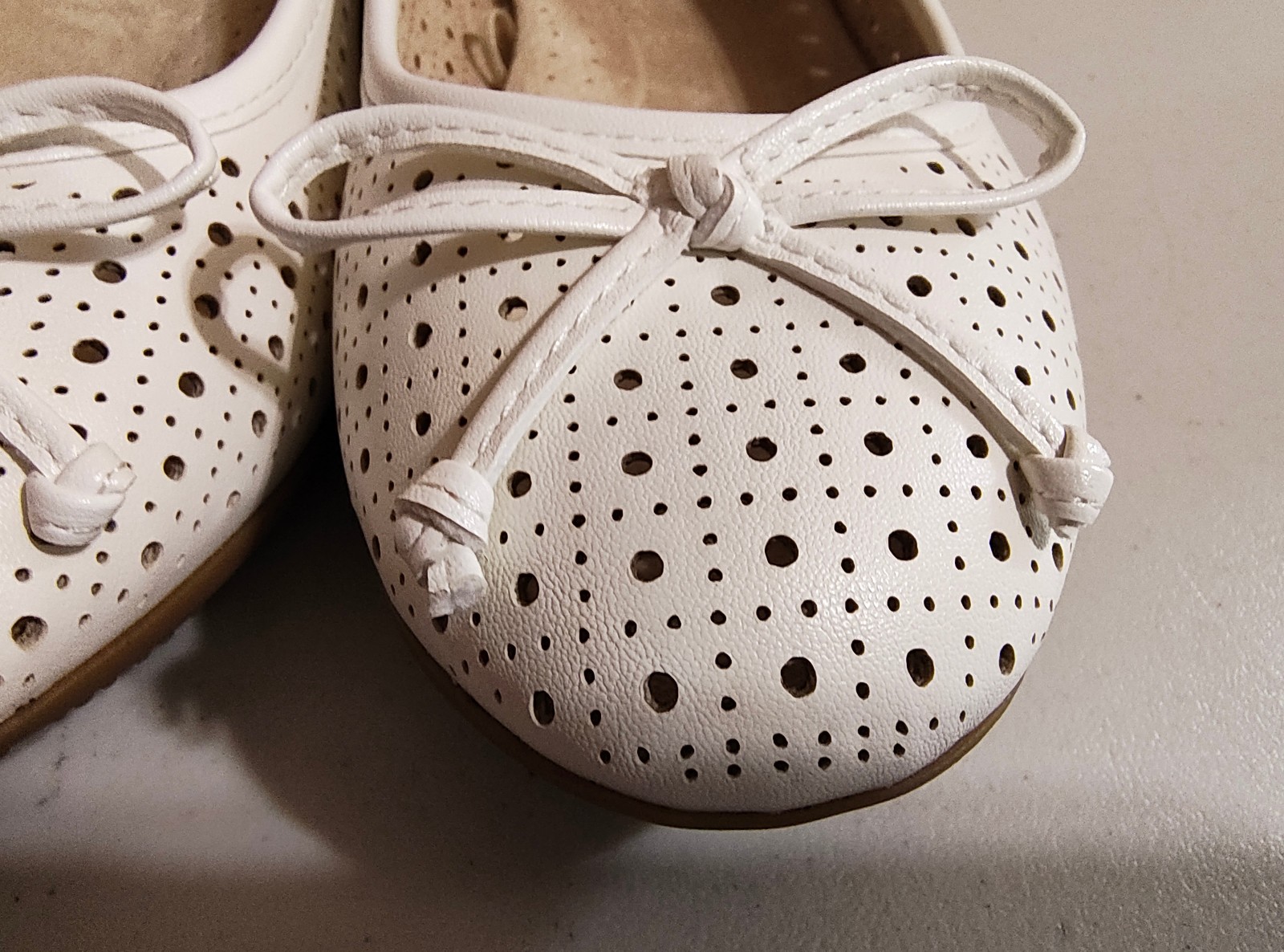 Mountain Sole by White Mountain Cliffs Cheryl Flats White Size 7