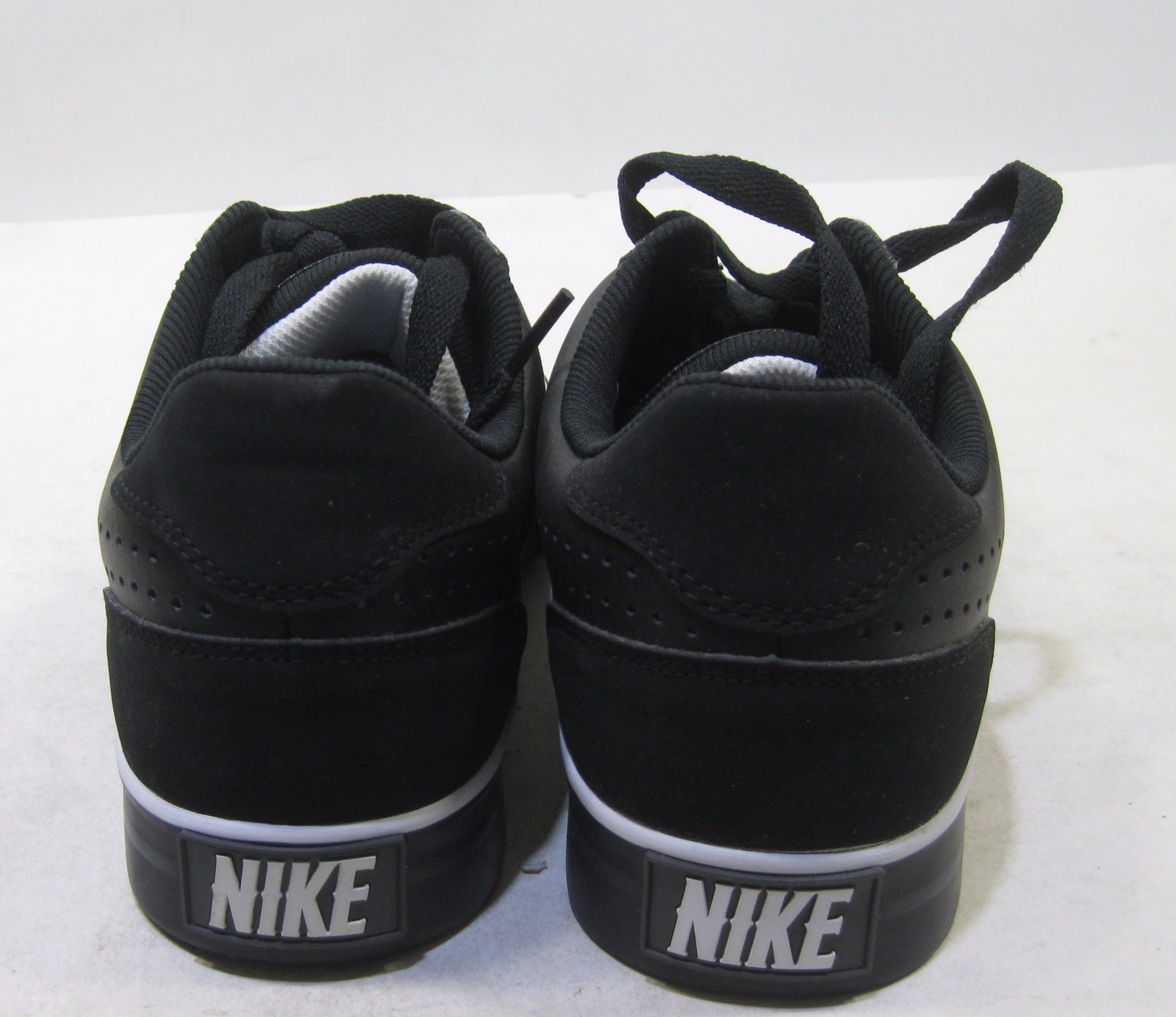 new Nike Navaro Low Black/Black-Anthracite-White 386587 001 MEN Size 9.5
