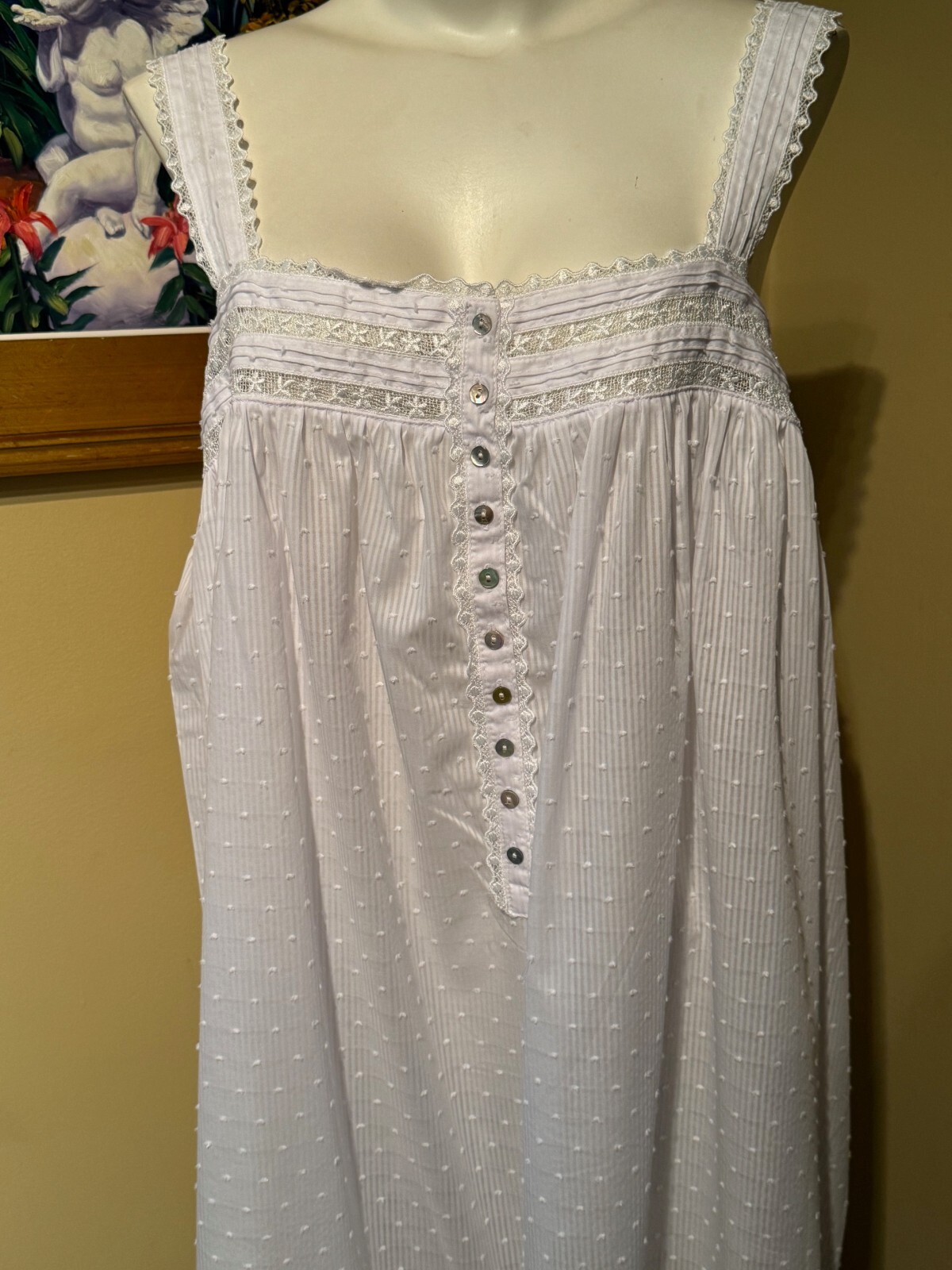 EILEEN WEST E5625044 ~ WHITE ~ SLEEVELESS CLIP DOT BALLET NIGHTGOWN ~ MEDIUM