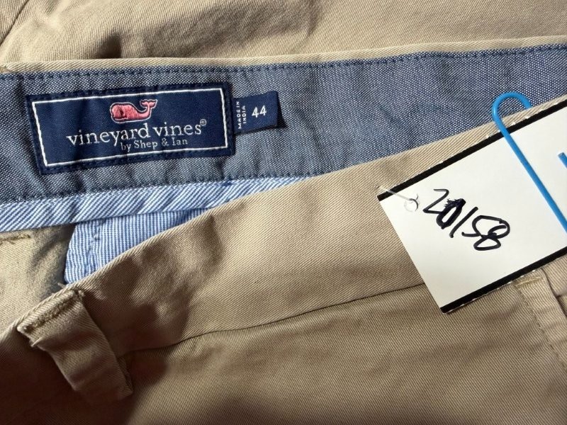Vineyard Vines Men’s 9-Inch Stretch Breaker 44 shorts classic-fit, flat-front