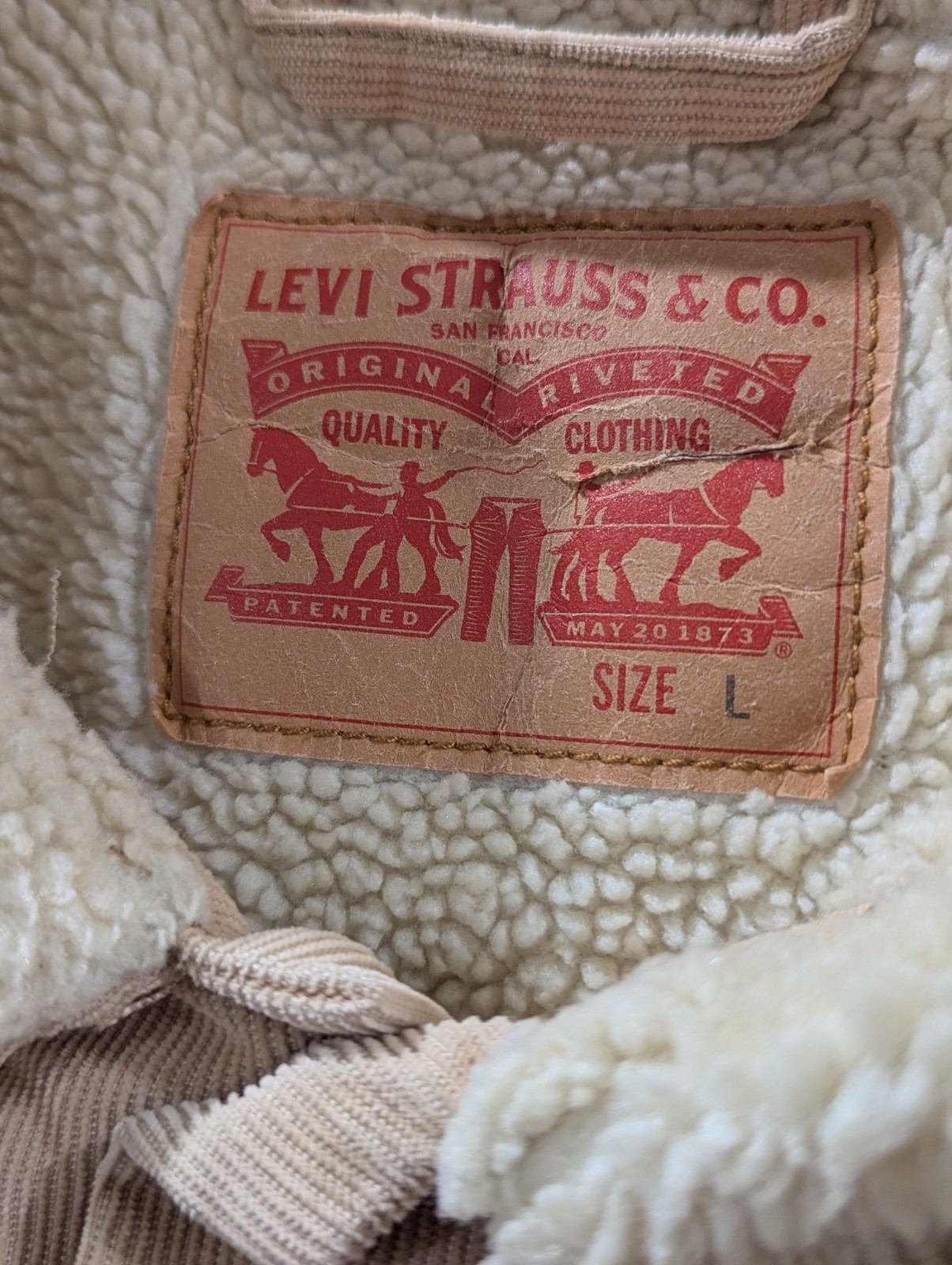 Levi’s White Tab Corduroy Sherpa Lined Trucker Jacket Beige Size L w/ Pockets