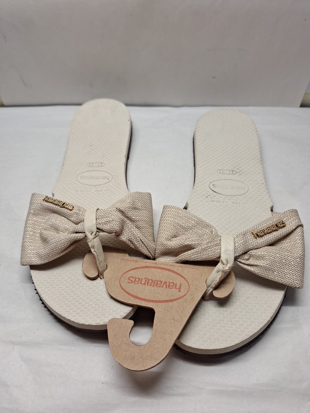 NWT Havaianas Womens St. Tropez Shine Flip Flop Sandal Beige Size 7/8 MSRP $42