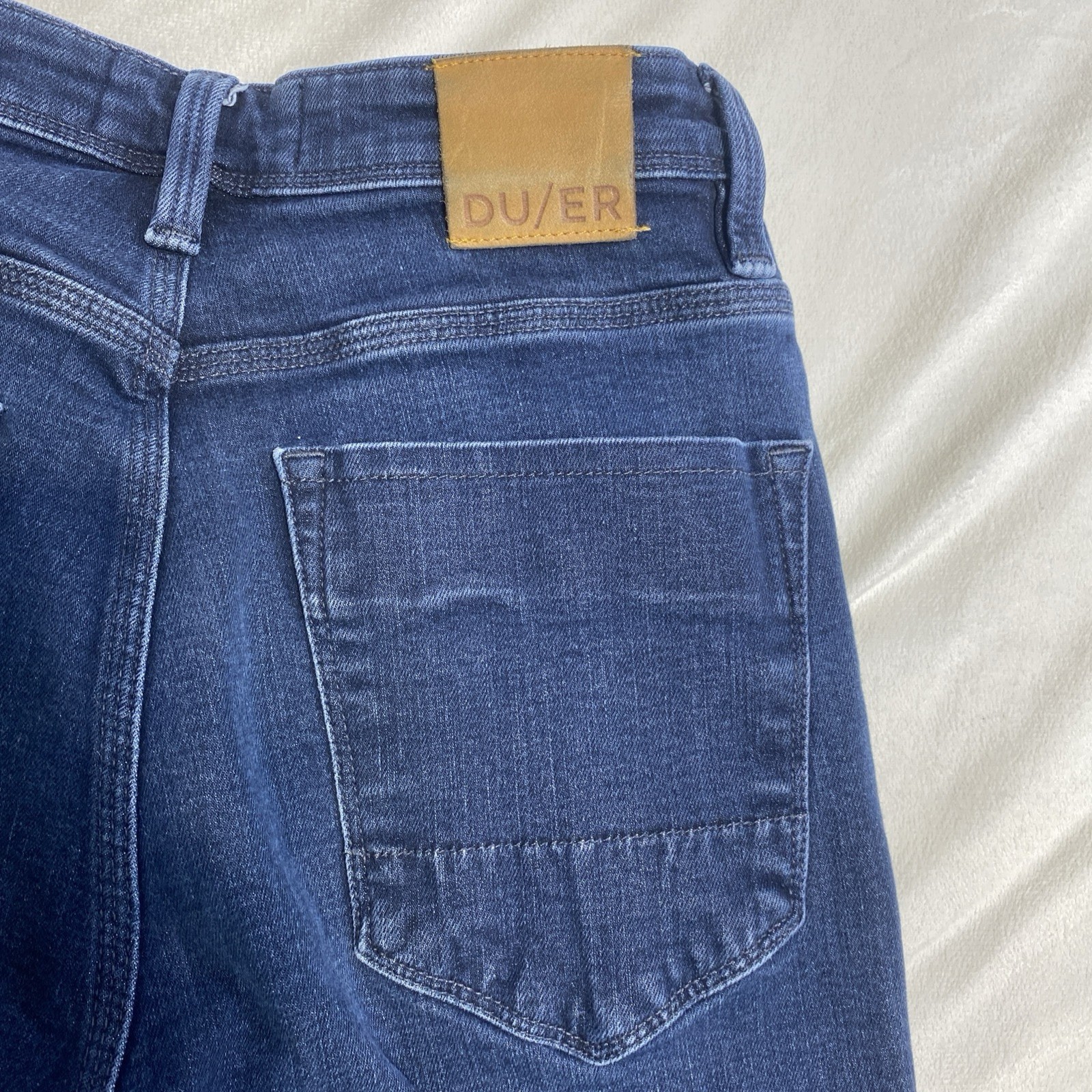 DUER Jeans Men’s 30×32 Dark Wash Straight Fit Performance Denim Stretch Comfort