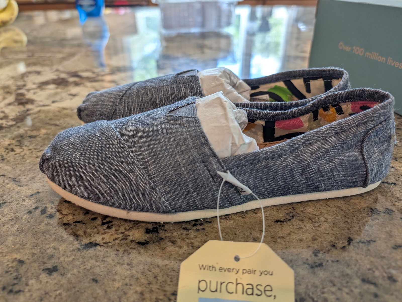 Tom’s Women’s Classic Blue Chambray Shoes Item Number 1000-4919 Size 7 And 1/2