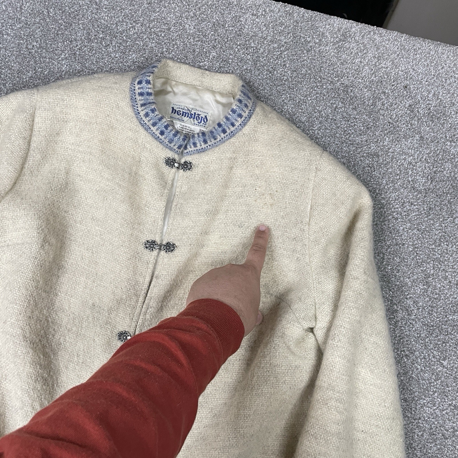 Johnsons Hemslojd Sweater Womens 46 (L-XL) Metal Clasp Buttons Sweden Wool VTG