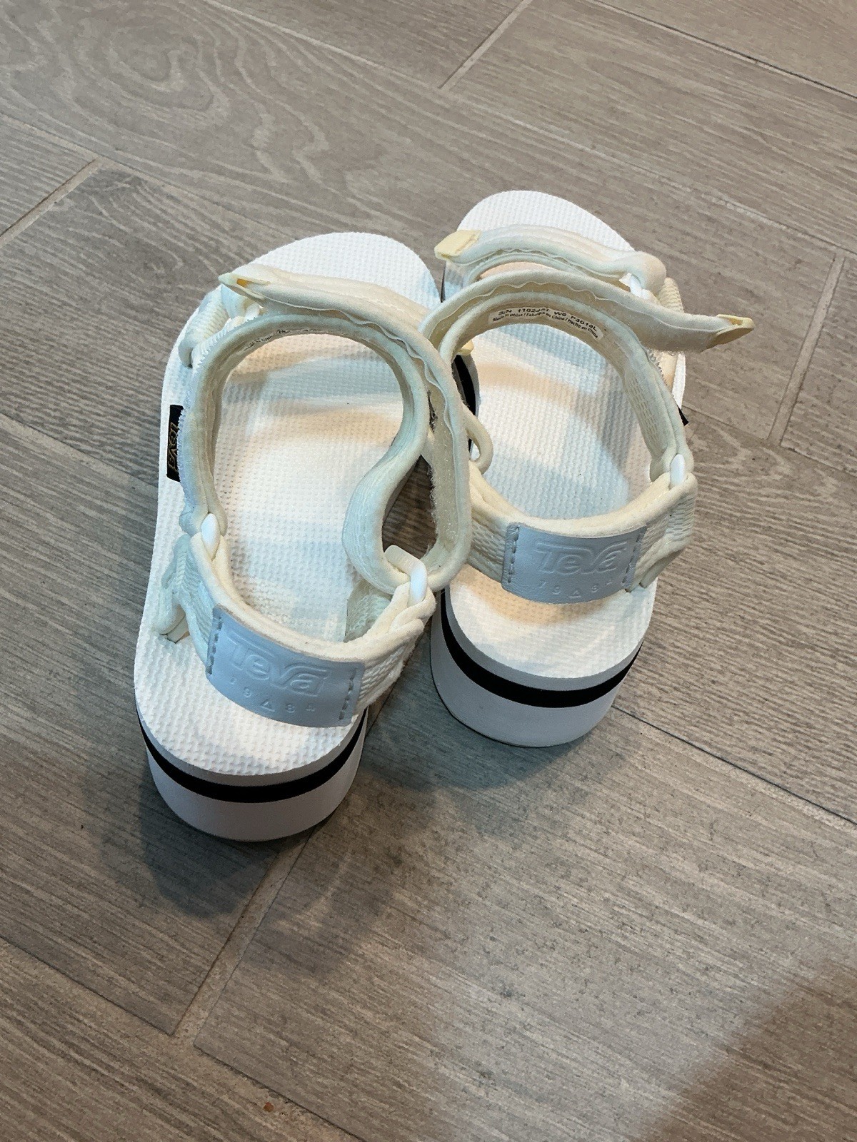 Teva White Synthetic Strappy Platform Hook & Loop Logo Sandals Women’s 6