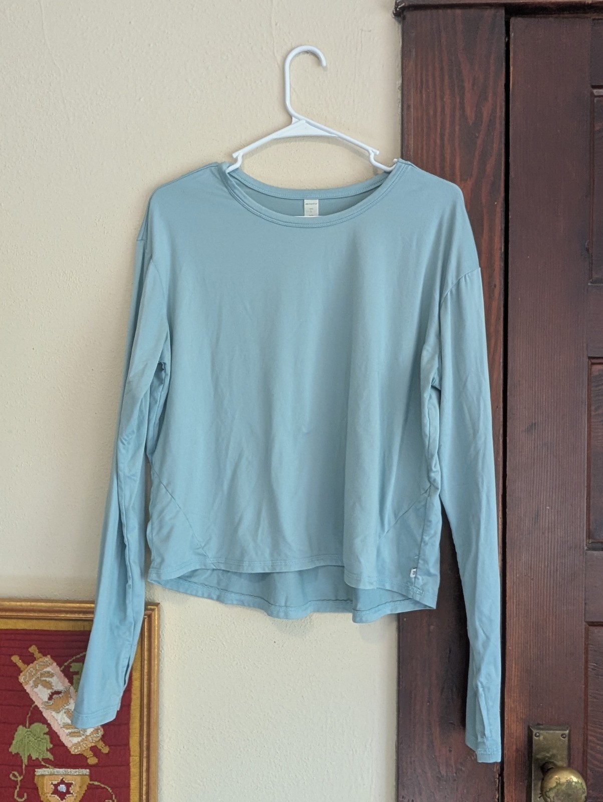 Marika Women’s L Blue Long Sleeve Crew Neck Stretch Relaxed Fit Tee Thumb Holes