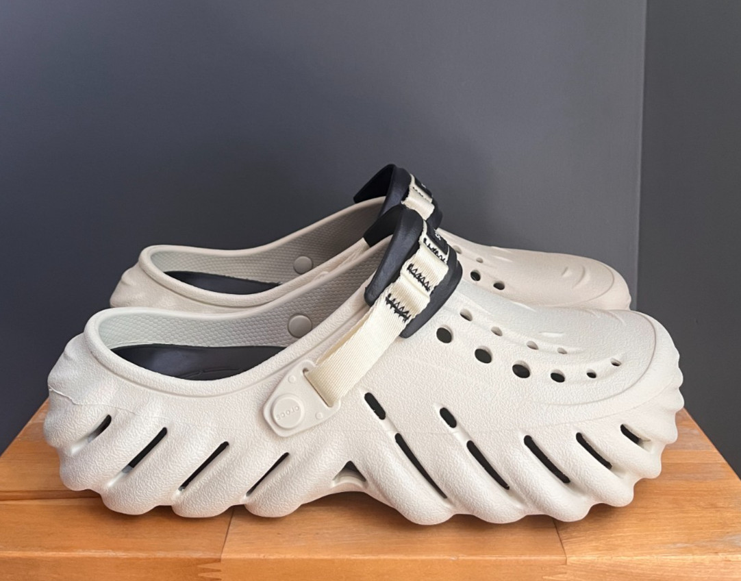 Crocs Bone (Off-White) / Black Echo Clogs US Men 9, 11 NWT