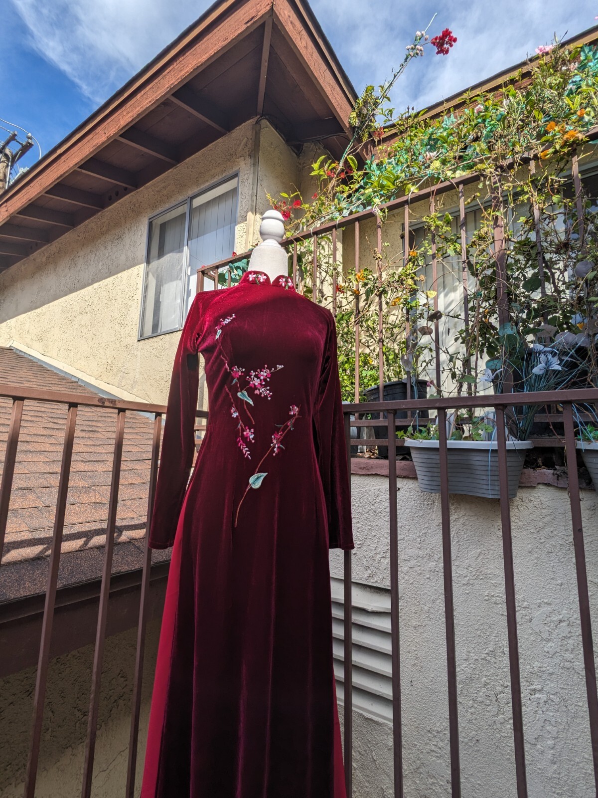 Ao Dai Nhung XL Đỏ Đô Thêu Tay – Ngực 94 cm, Eo 82 cm + Quần Lụa Đỏ