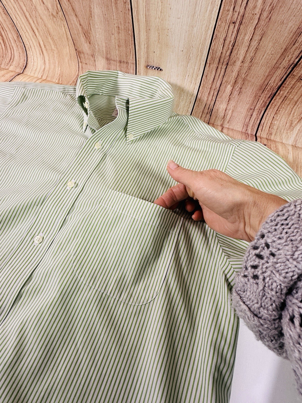 Brooks Brothers Madison Men Shirt Button Down Shirt Green Striped MED 15-1/2 33