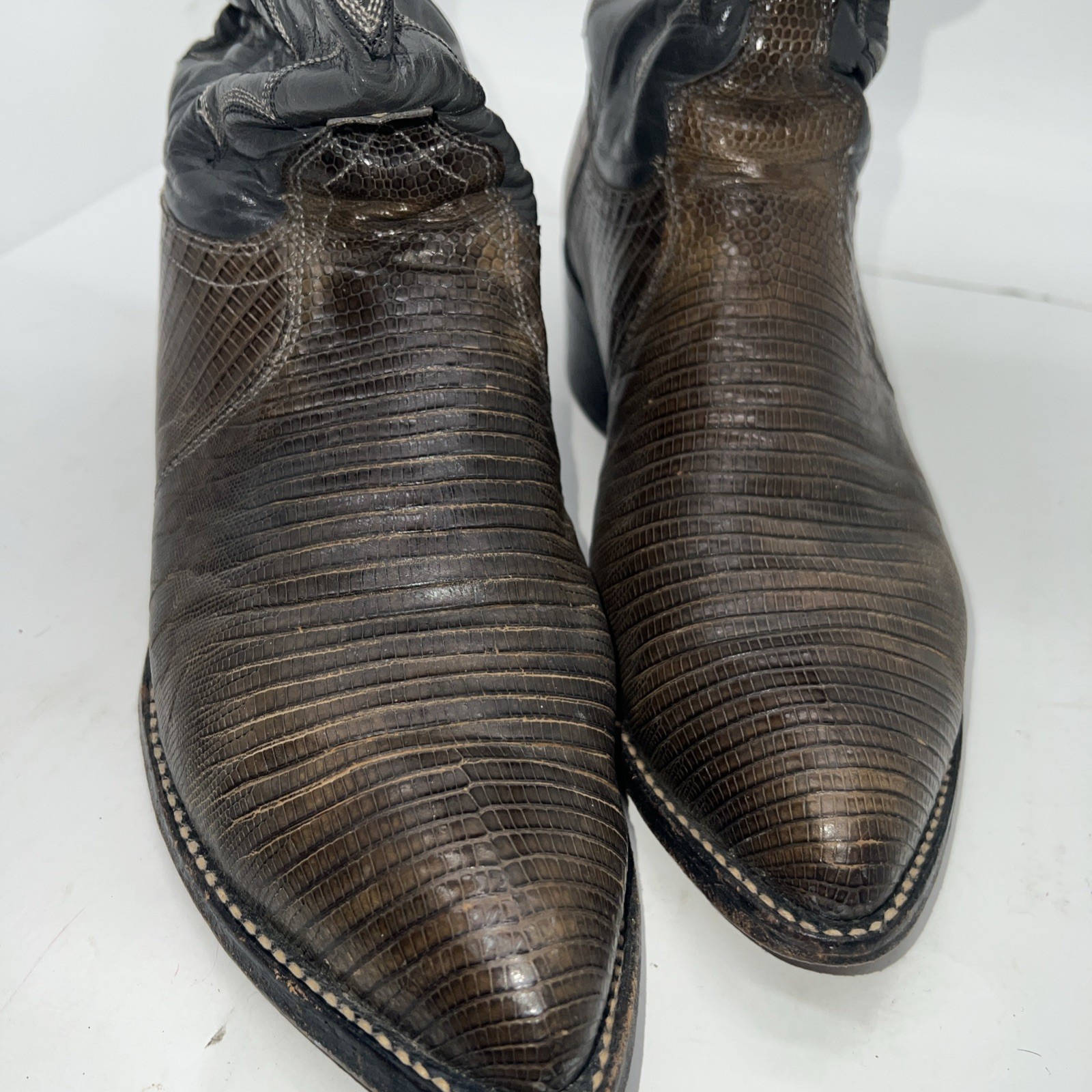 J Chisholm Men’s Exotic Cowboy Boots Size 9 D snakeskin Western Made In USA