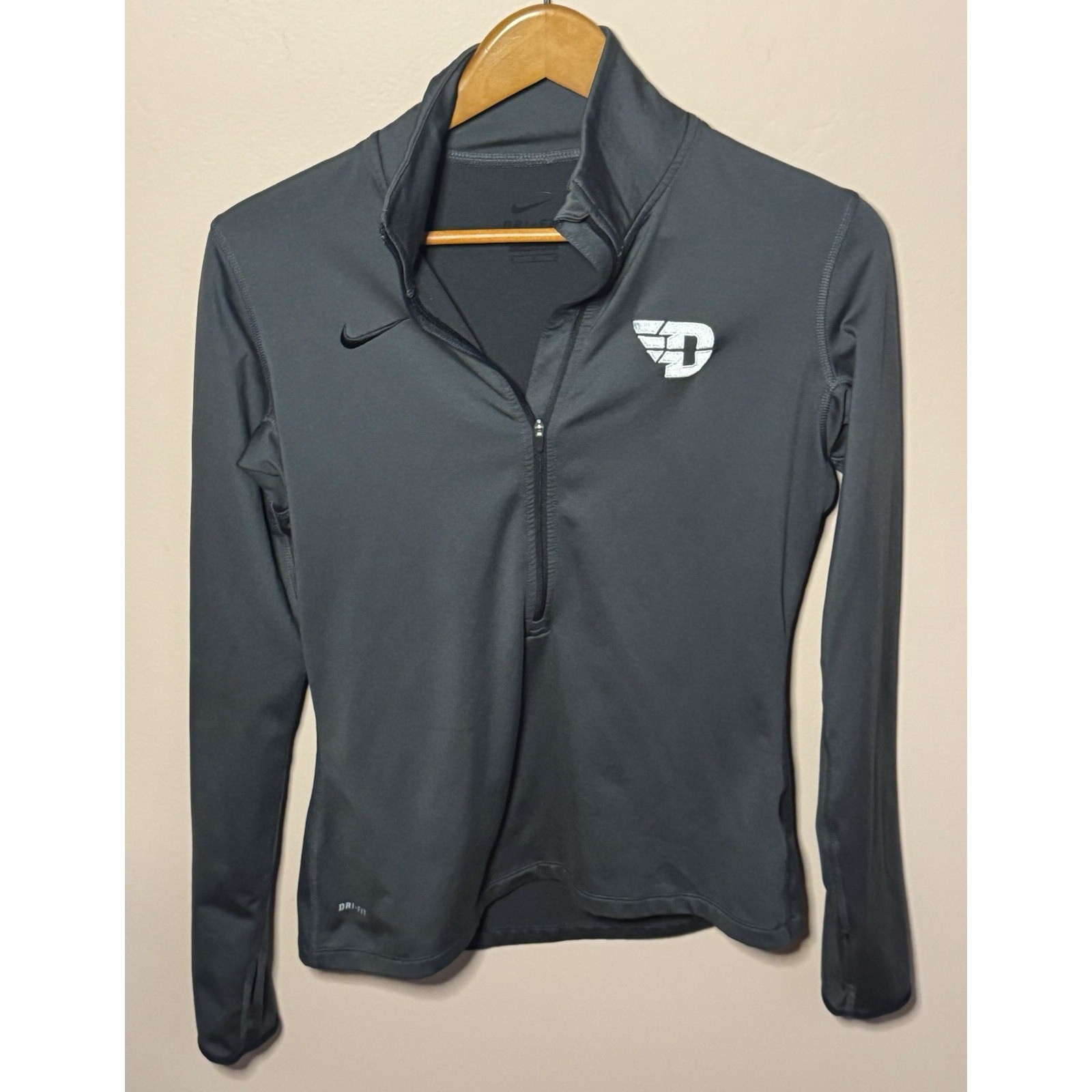 Nike Pro Dri-FIT Women’s Quarter Zip Pullover University Of Dayton Medium