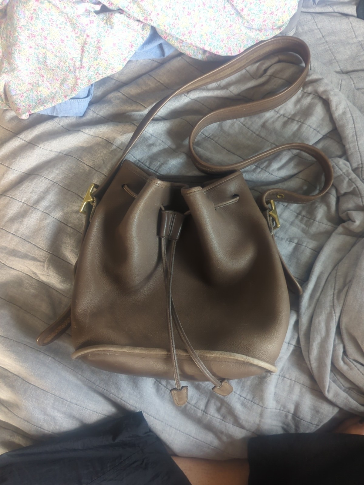 VINTAGE Coach Lula’s Legacy Mahogany Leather Drawstring Crossbody Bag # 9952