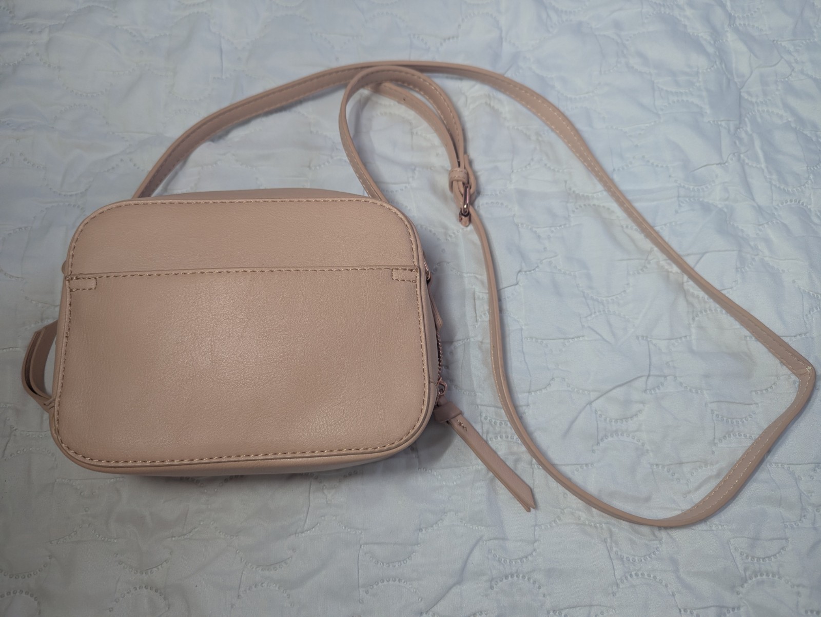 Charming Charlie Blush Nude Crossbody Camera Bag Bow Rose Gold Hardware