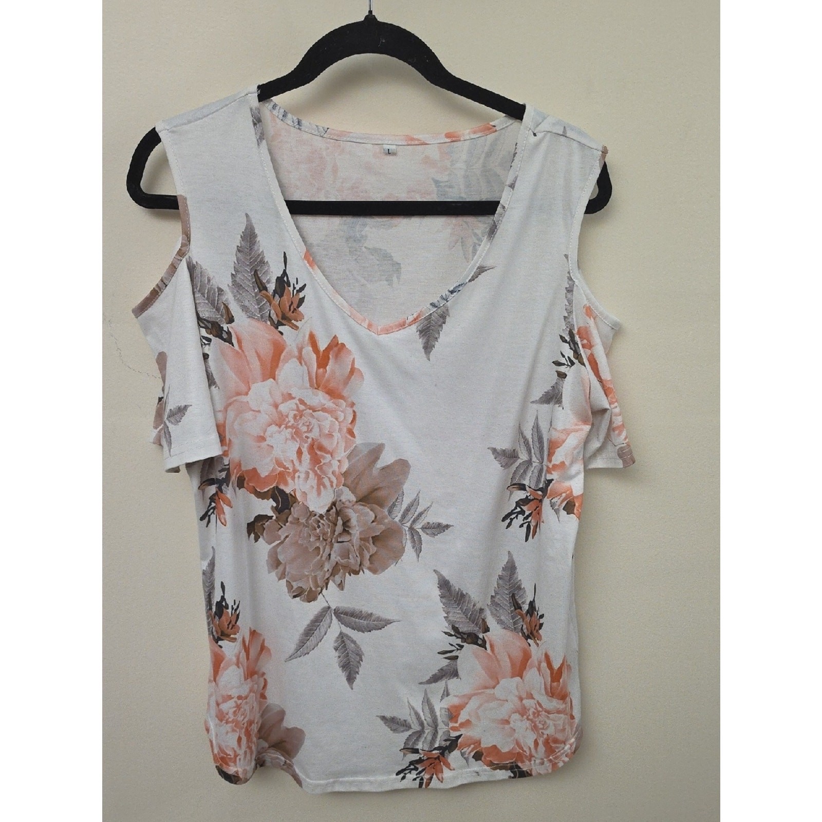 Source Unknown Peach & Gray Floral Cold-Shoulder V-Neck Top Size L