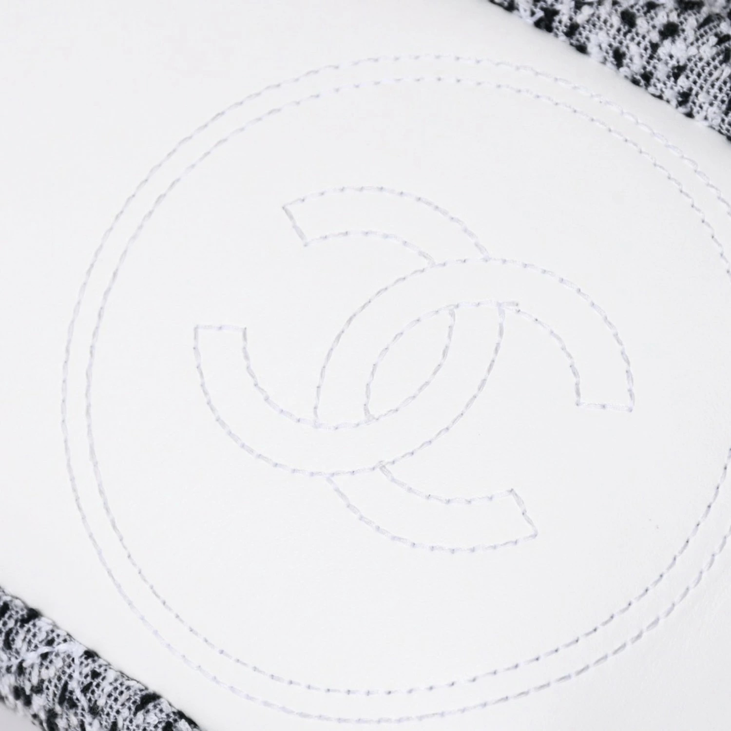 Chanel Cruise Collection Pile Beach Bag Terry Cloth Coco Tote A7333a003517 r0_06
