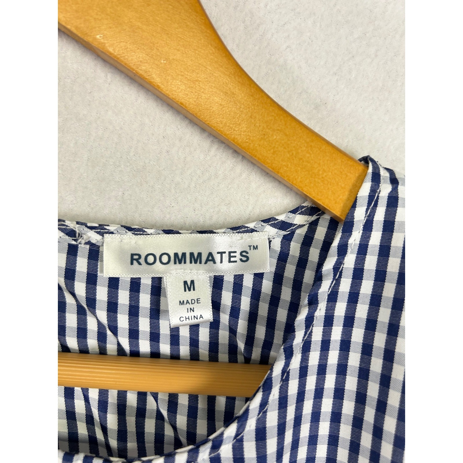 Roommates Navy White Gingham Tie Front Flutter Sleeve Top Women’s Medium
