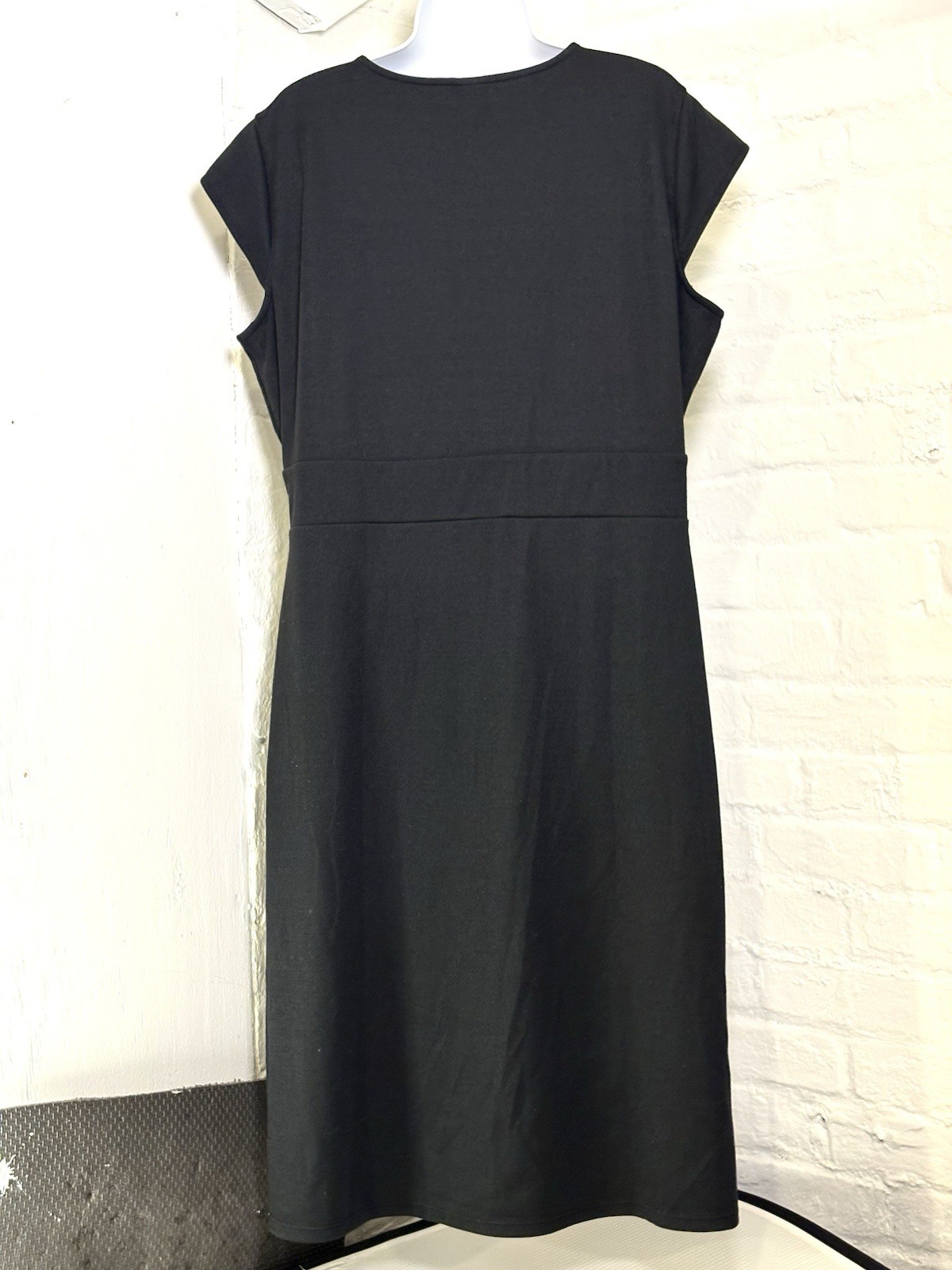 REI Dress Womens small Black Sleeveless V Neck Zip Pocket Stretch active wear XL