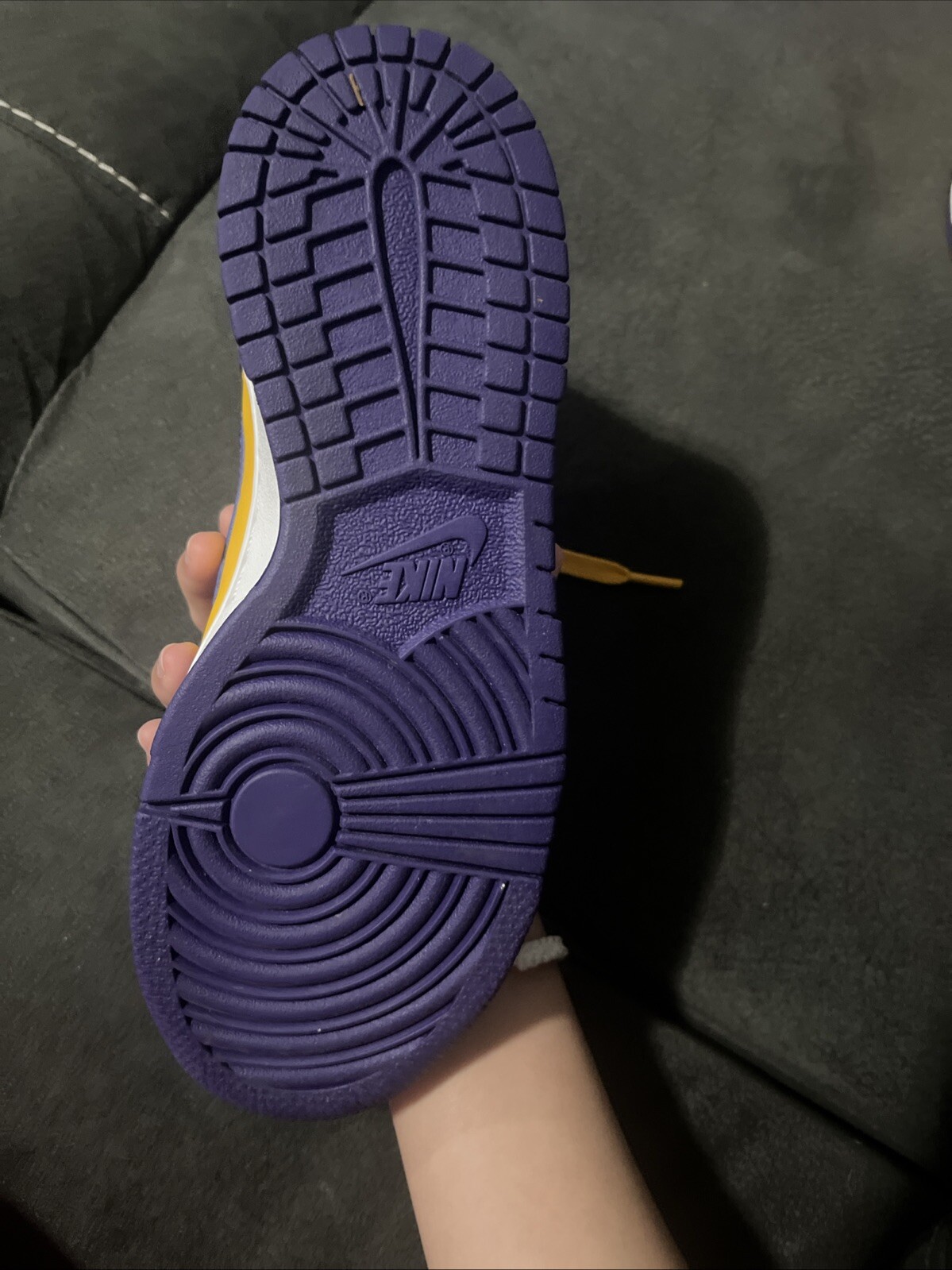 Lakers High Dunk size 4 no box