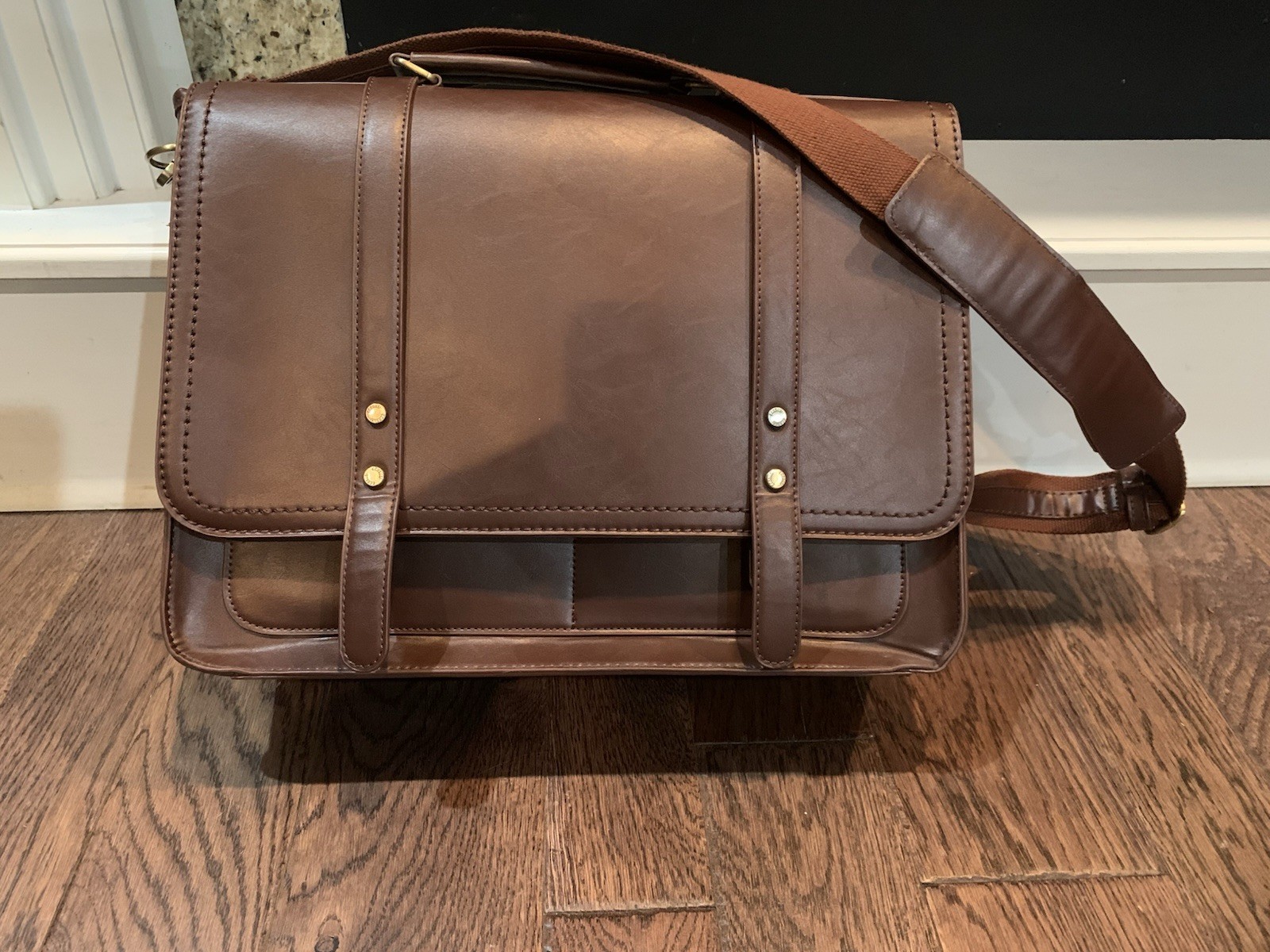 ECOSUSI English Tan Faux Leather Briefcase / Messenger Bag – New Without Tags