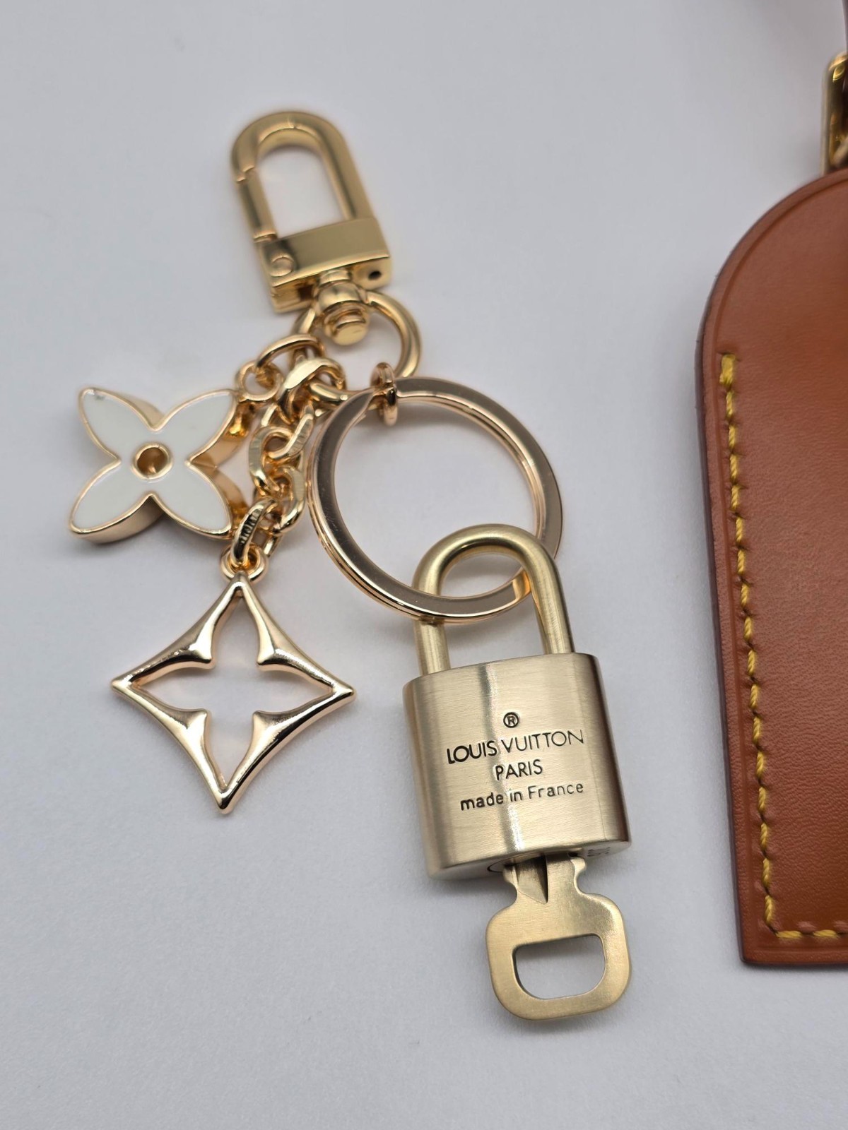 Authentic Louis Vuitton Large Brown Luggage Tag Gold LV Padlock Key + Bag Charm