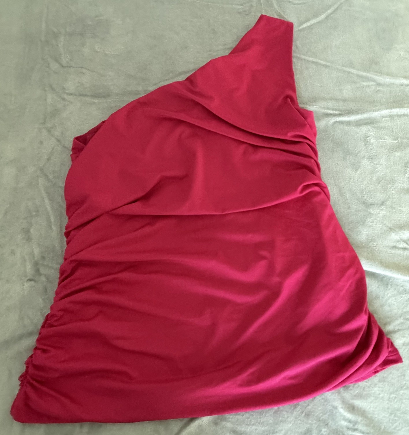 Sofia Jeans by Sophia Vergara Women’s Plus Red One Shoulder Ruched Top, XXL 20