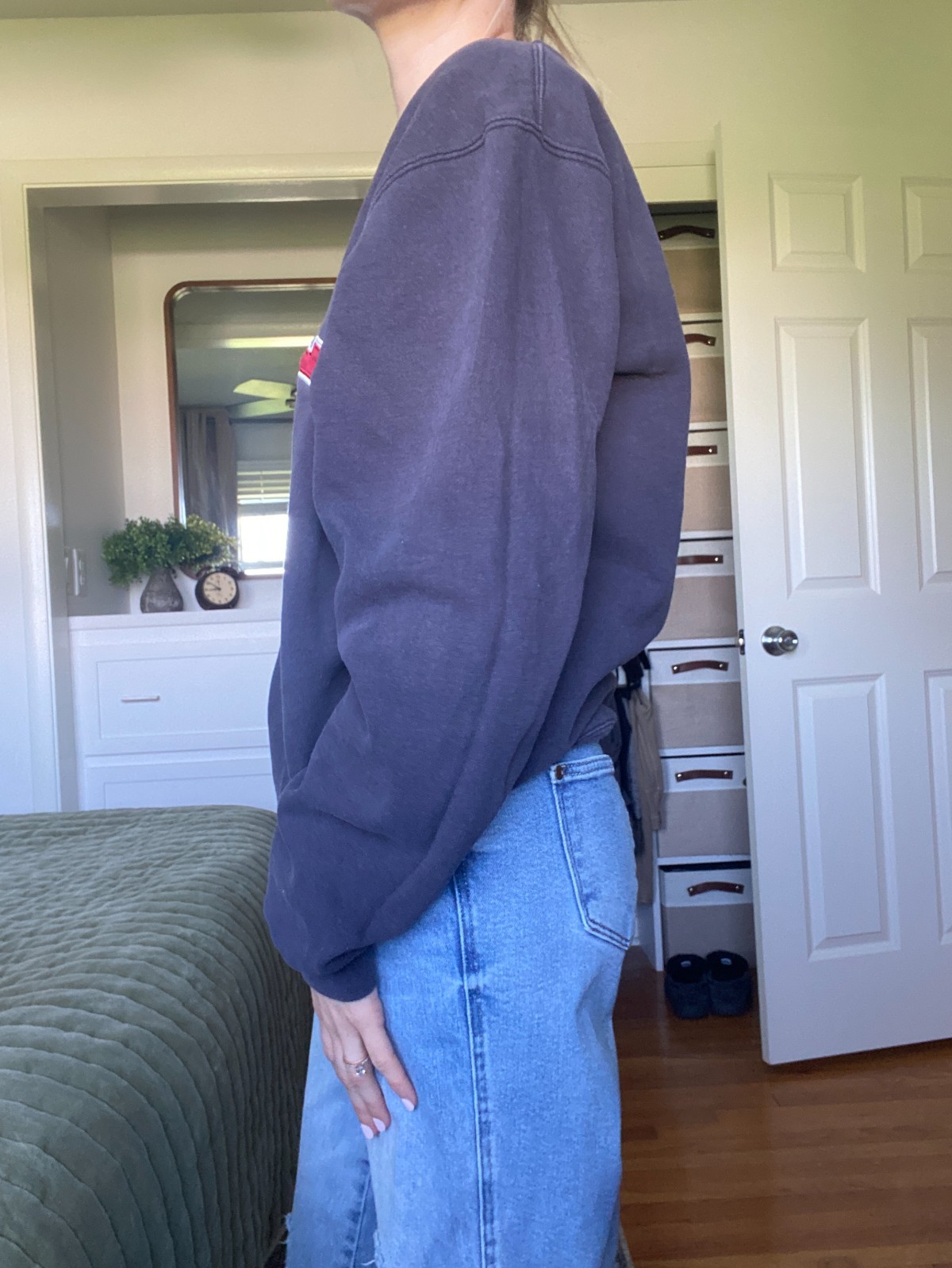 Vail Colorado Crewneck Sweatshirt Size M Navy Blue Pullover Comfort Distressed