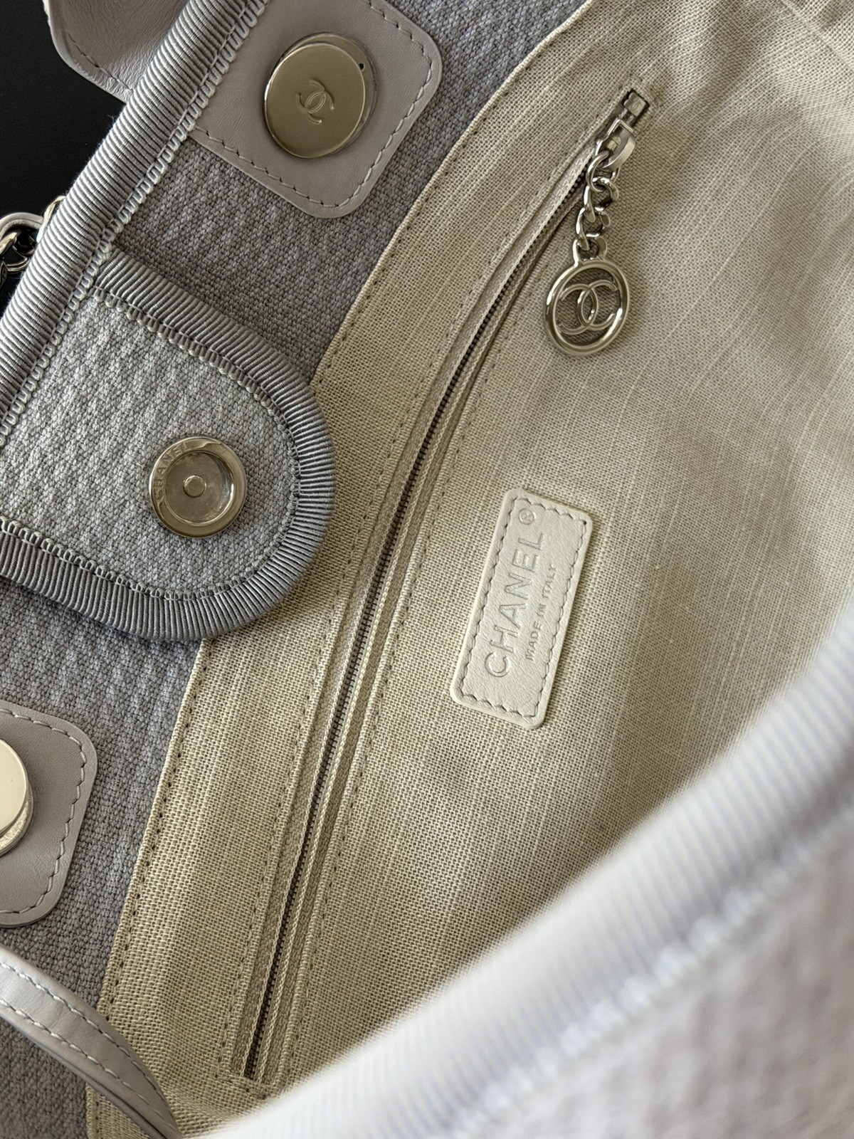 22B CHANEL Deauville Large Light Gray Tote Bag with Wallet (Preowned Excellent)