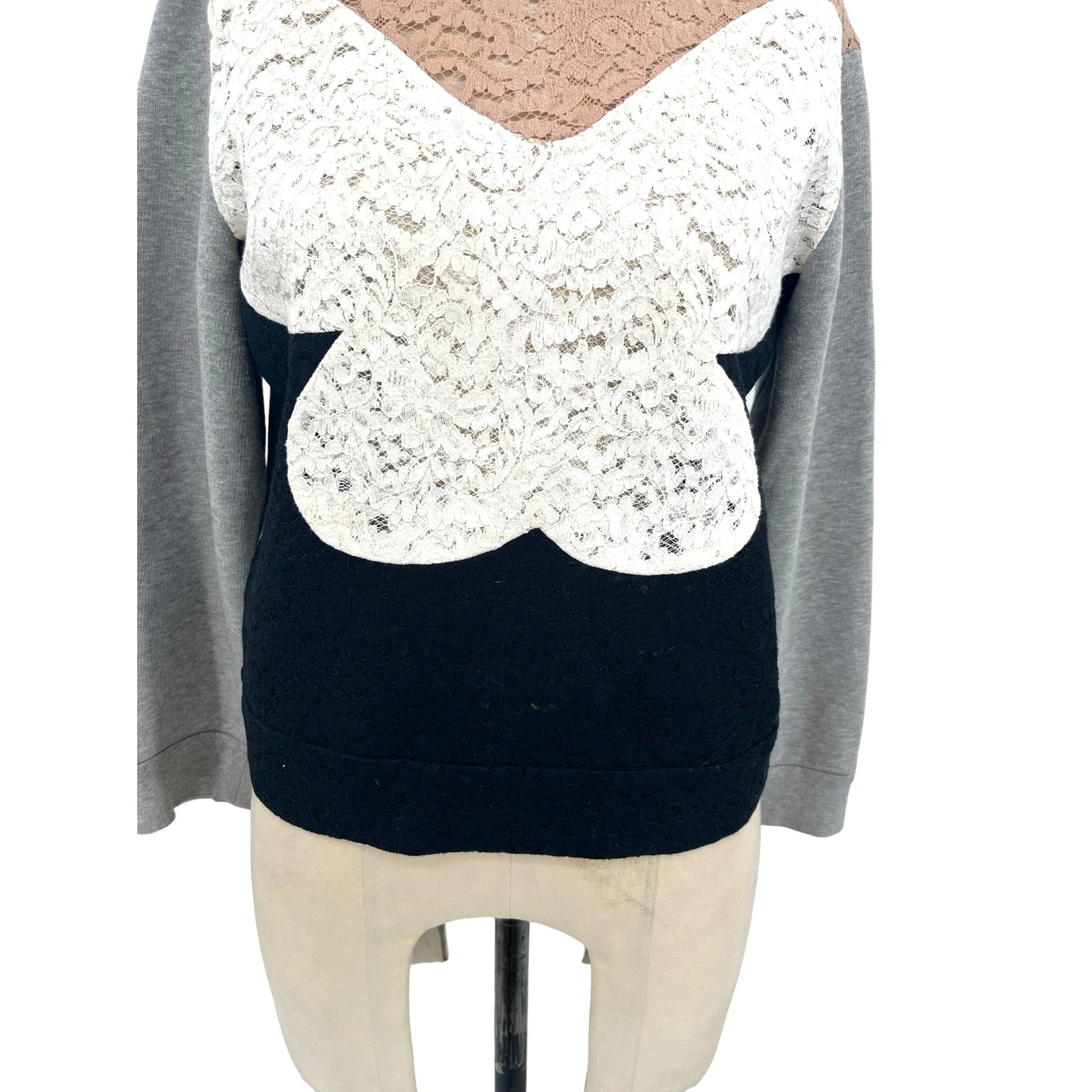 No 21 Lace Panel Sweatshirt Gray Keyhole Back Size 40 / US Small