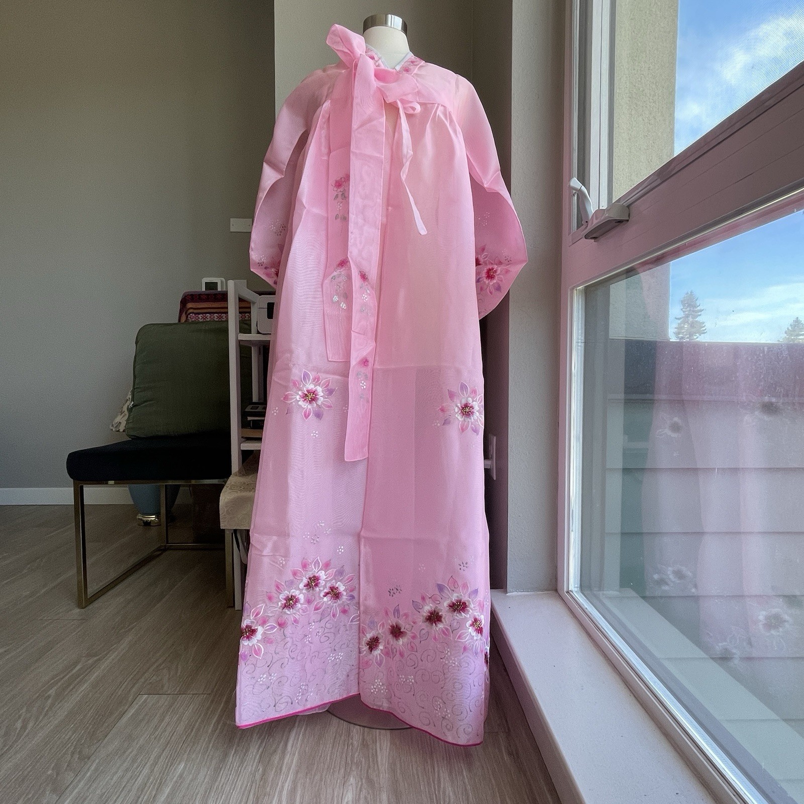 Size S [RARE FIND] Traditional Korean Hanbok Set – Pink Floral Chiffon $98 Firm